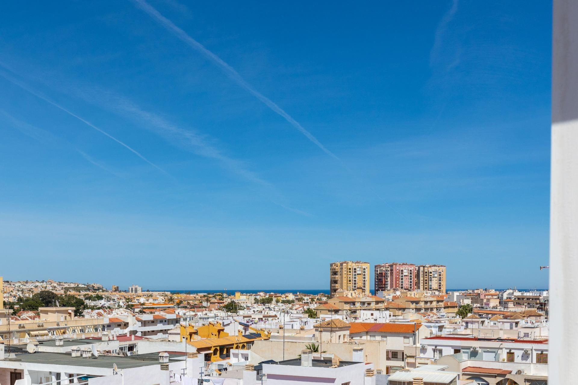 Resale - Apartment  - Torrevieja - Playa del cura