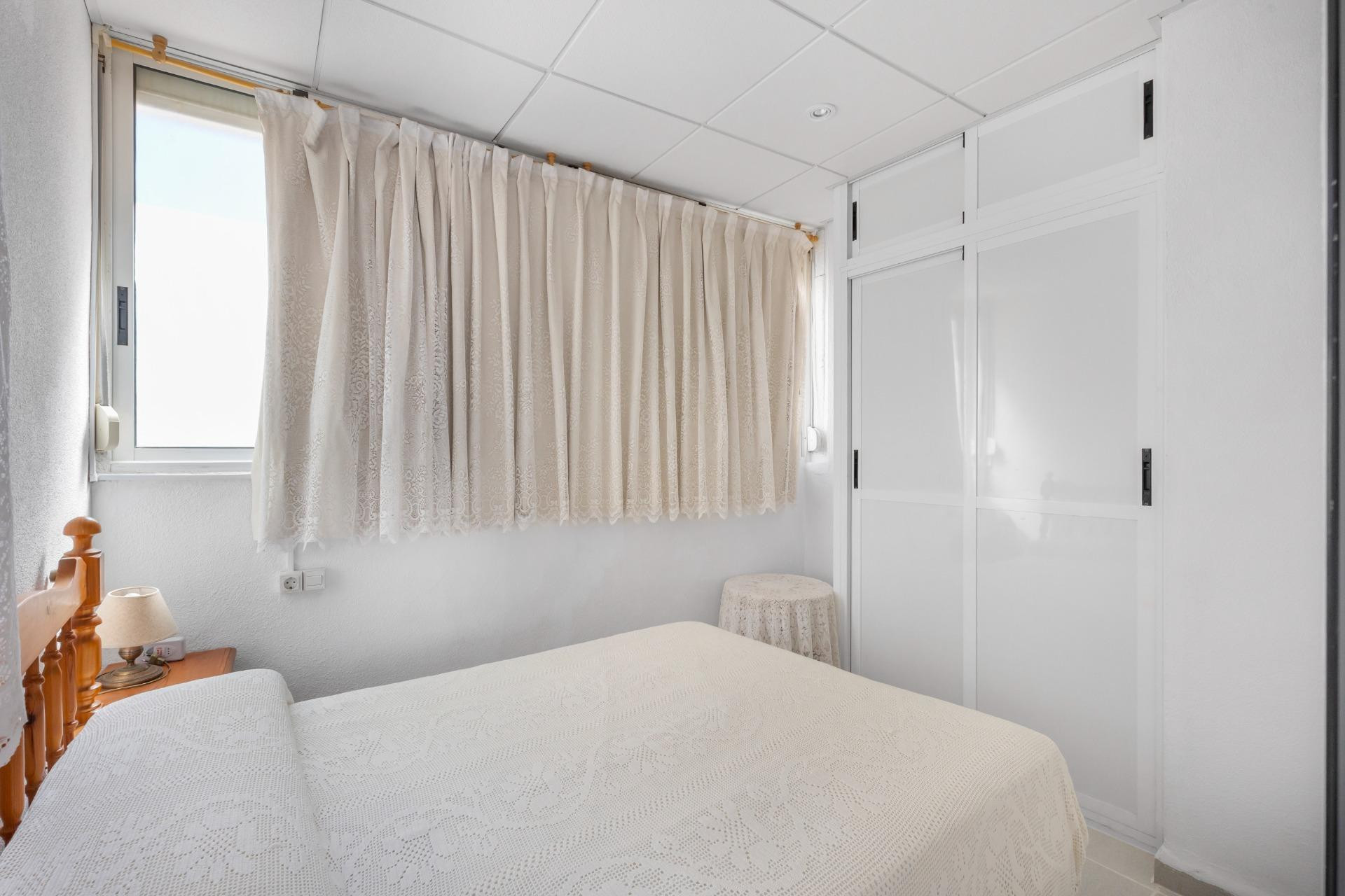 Resale - Apartment  - Torrevieja - Playa del cura