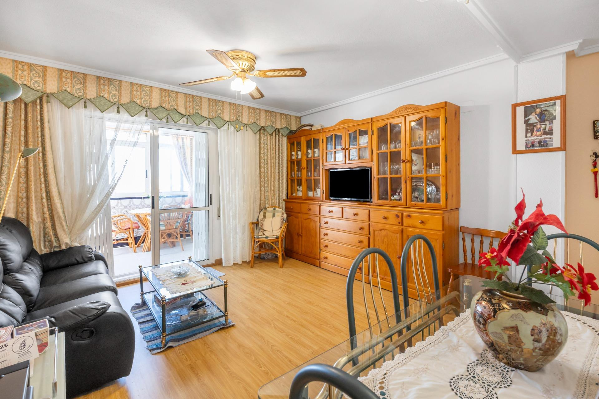 Resale - Apartment  - Torrevieja - Playa del cura