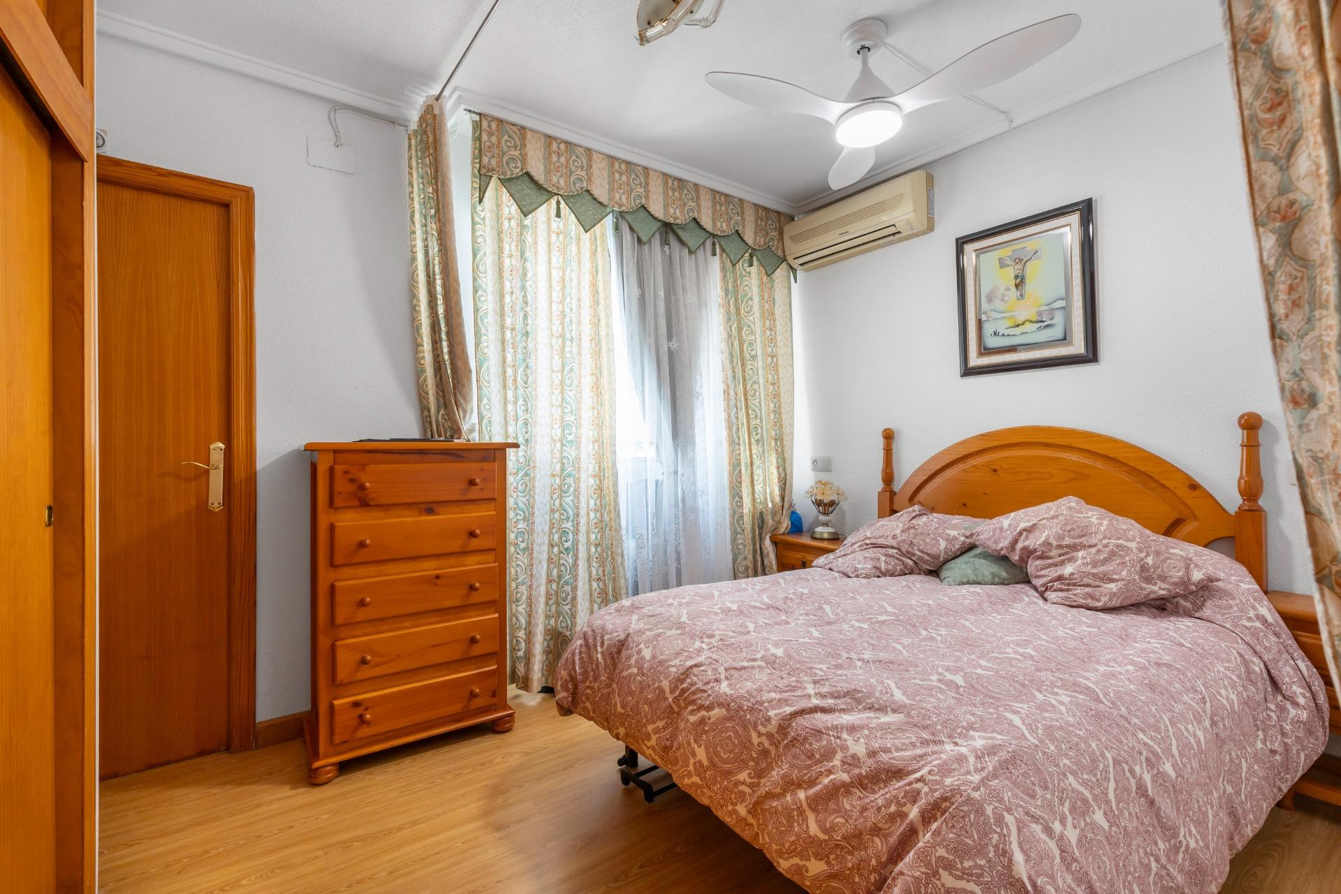 Resale - Apartment  - Torrevieja - Playa del cura