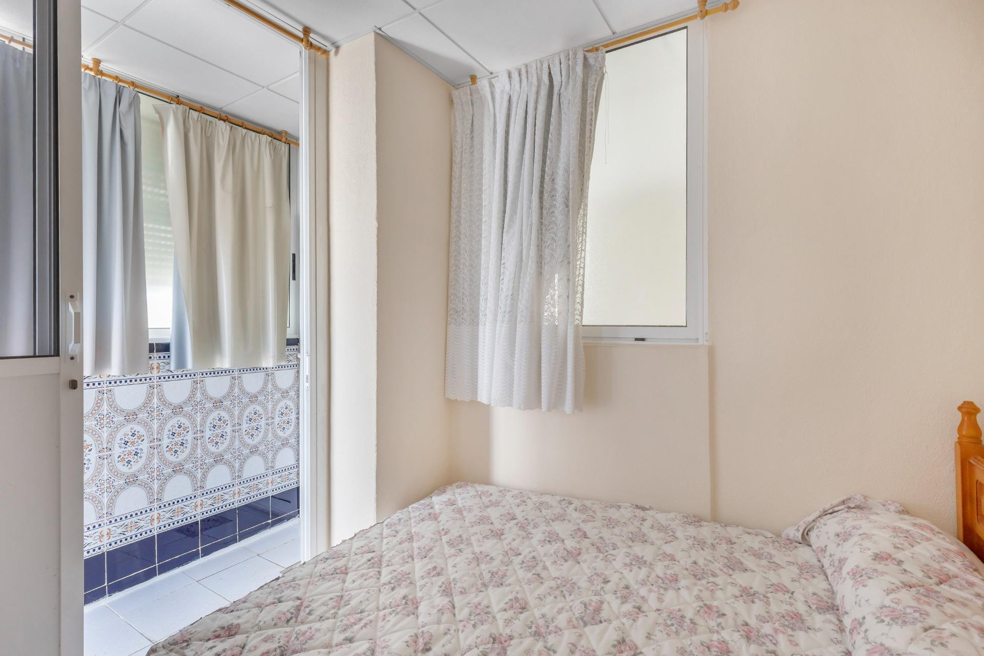Resale - Apartment  - Torrevieja - Playa del cura