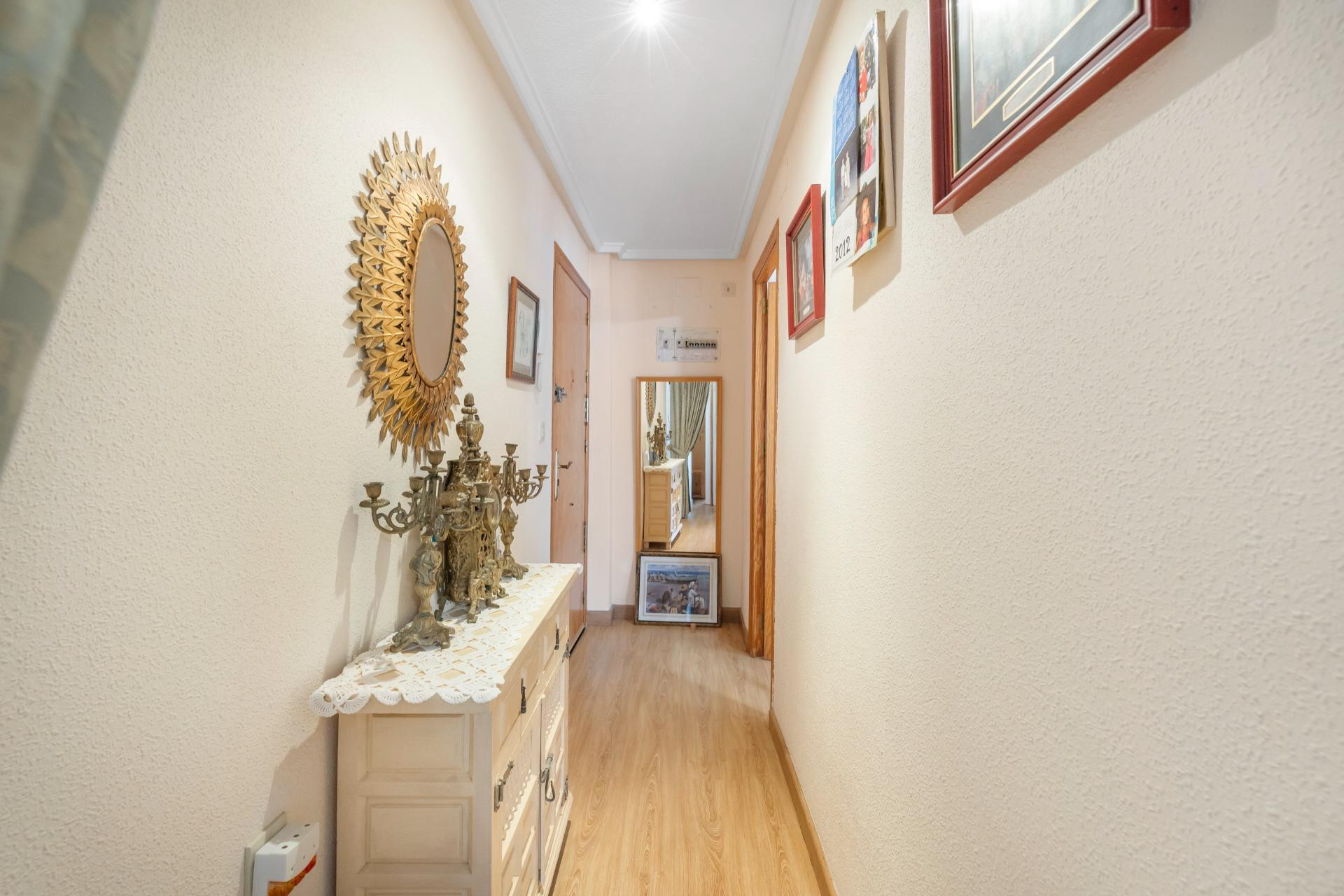 Resale - Apartment  - Torrevieja - Playa del cura