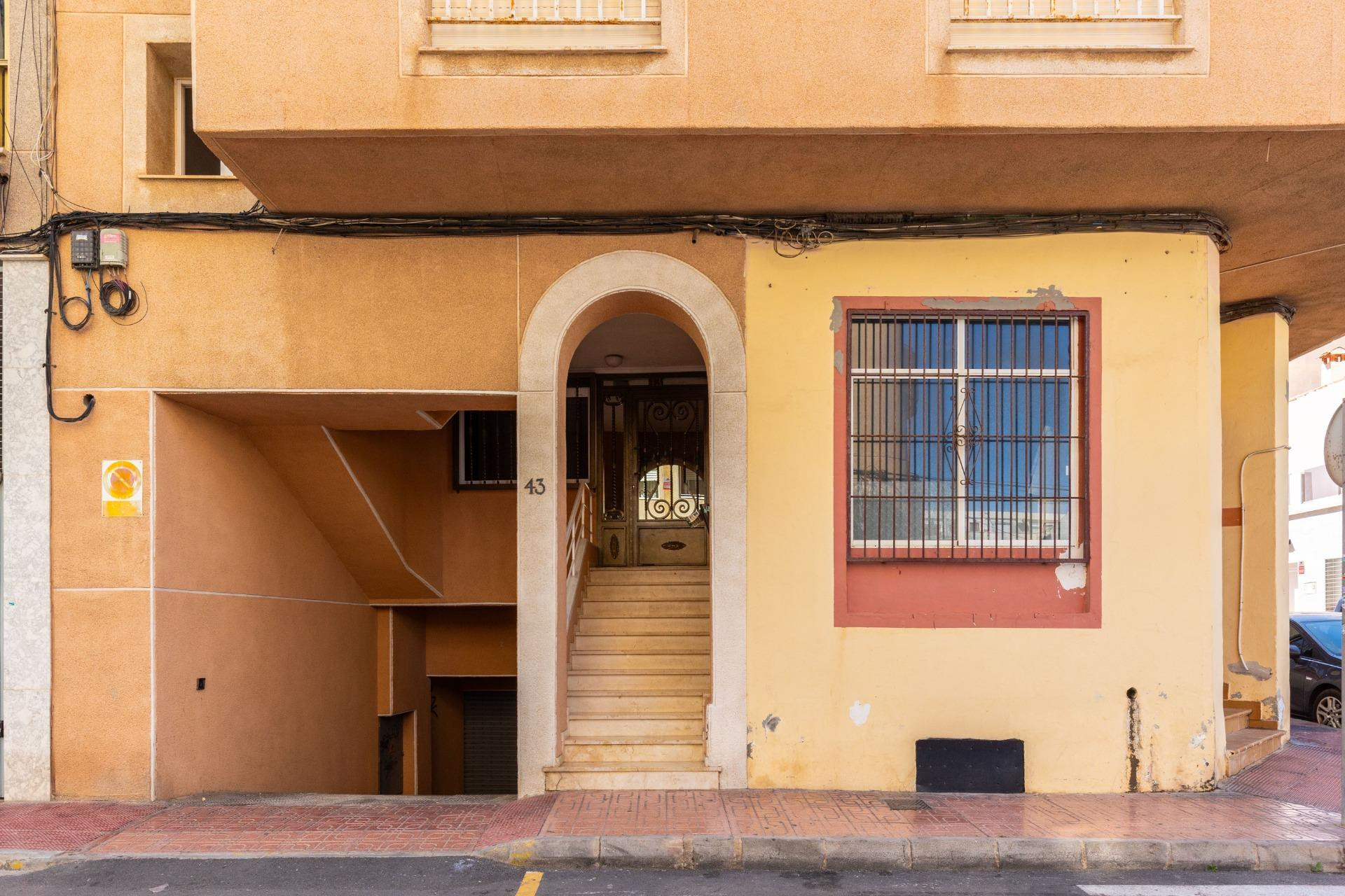 Resale - Apartment  - Torrevieja - Playa del cura