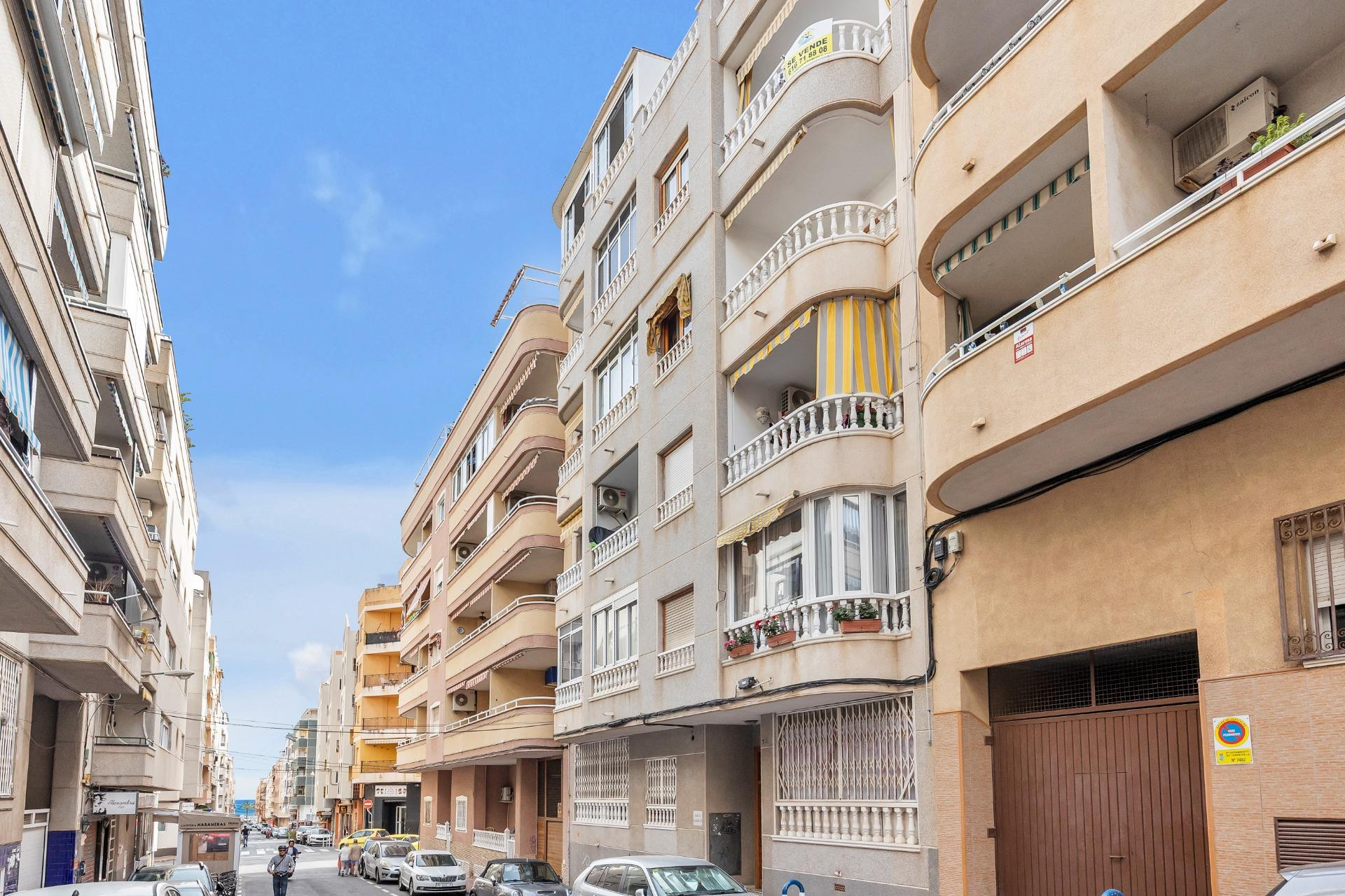 Resale - Apartment  - Torrevieja - Playa del cura