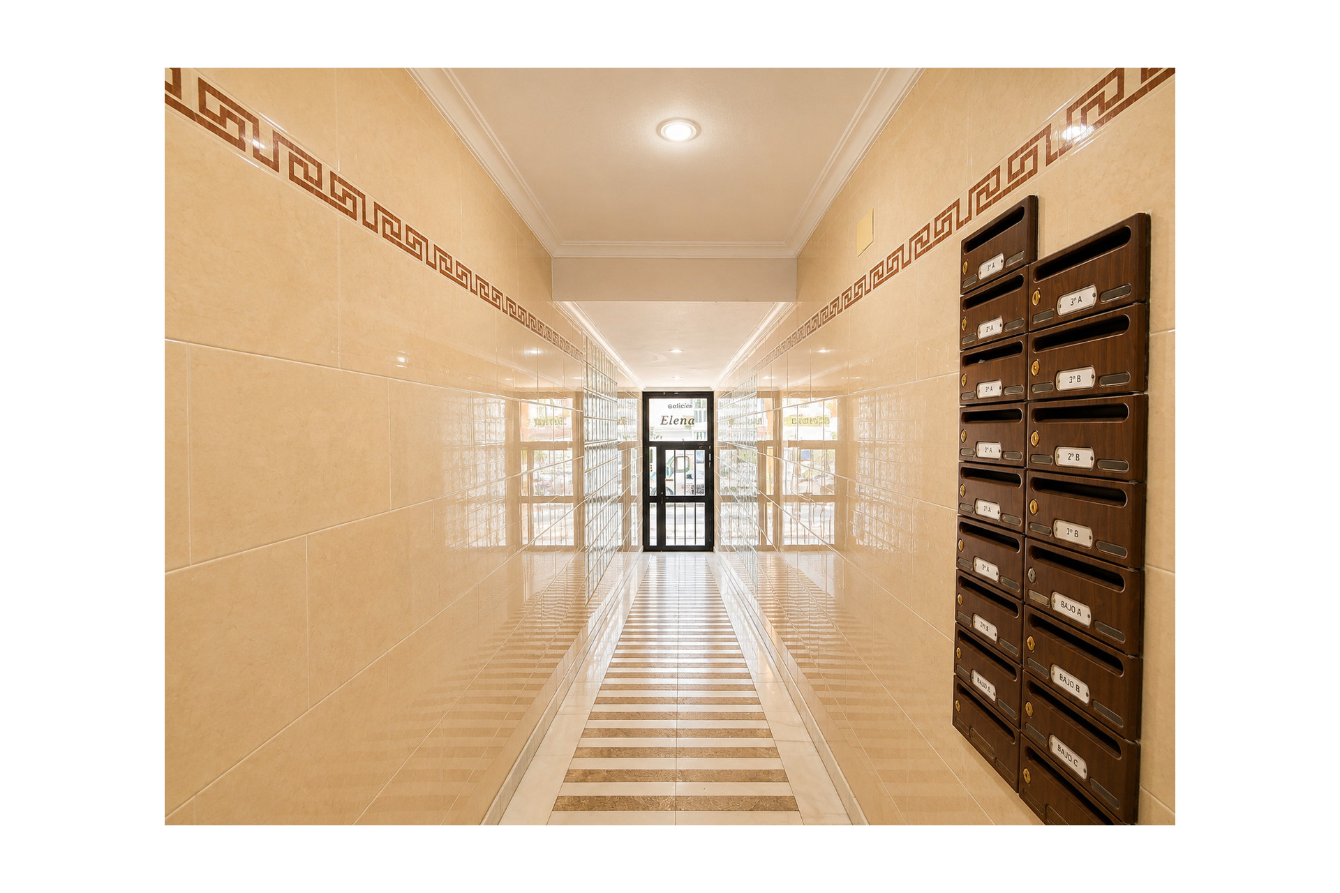 Resale - Apartment  - Torrevieja - Playa Del Cura