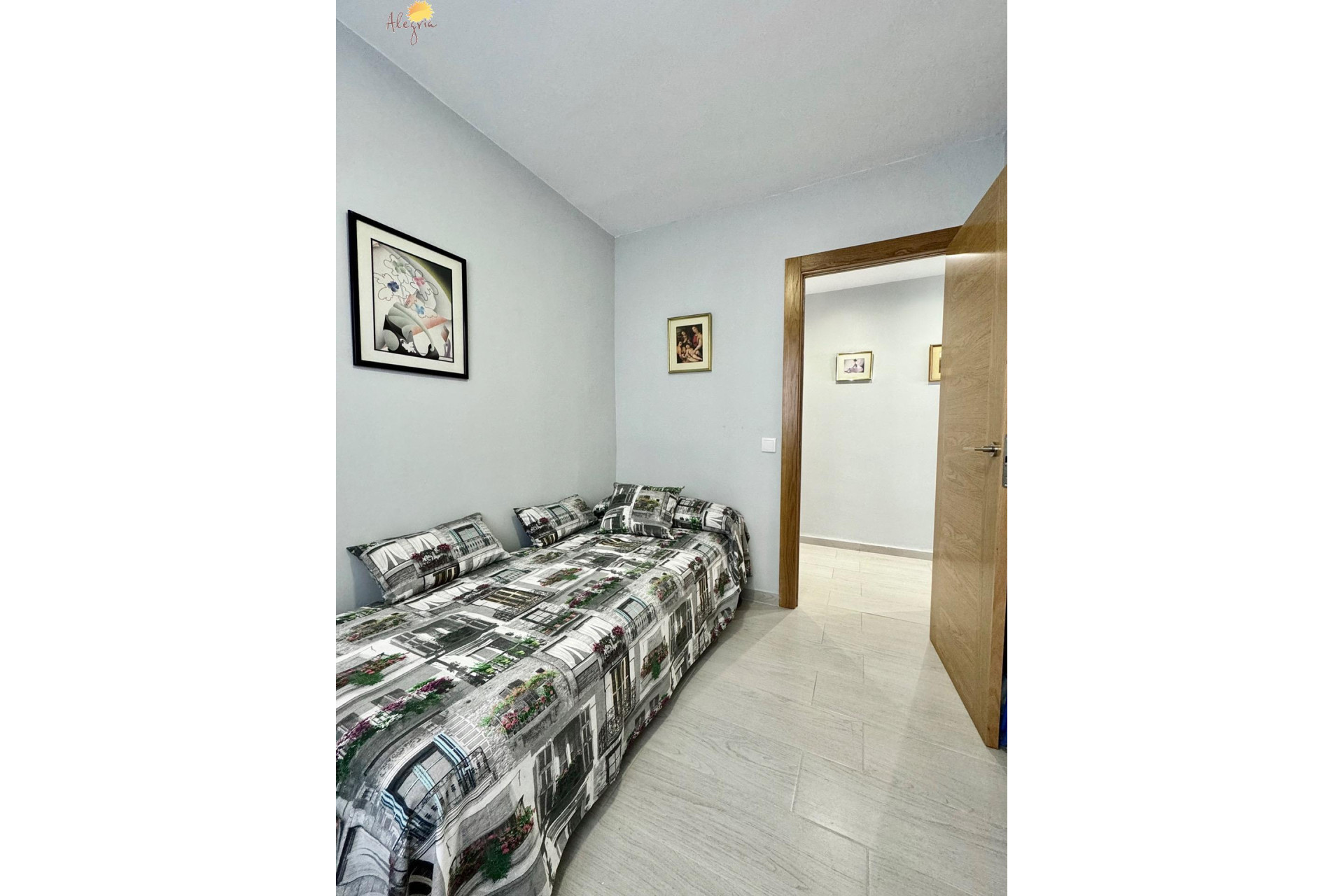 Resale - Apartment  - Torrevieja - Playa del cura