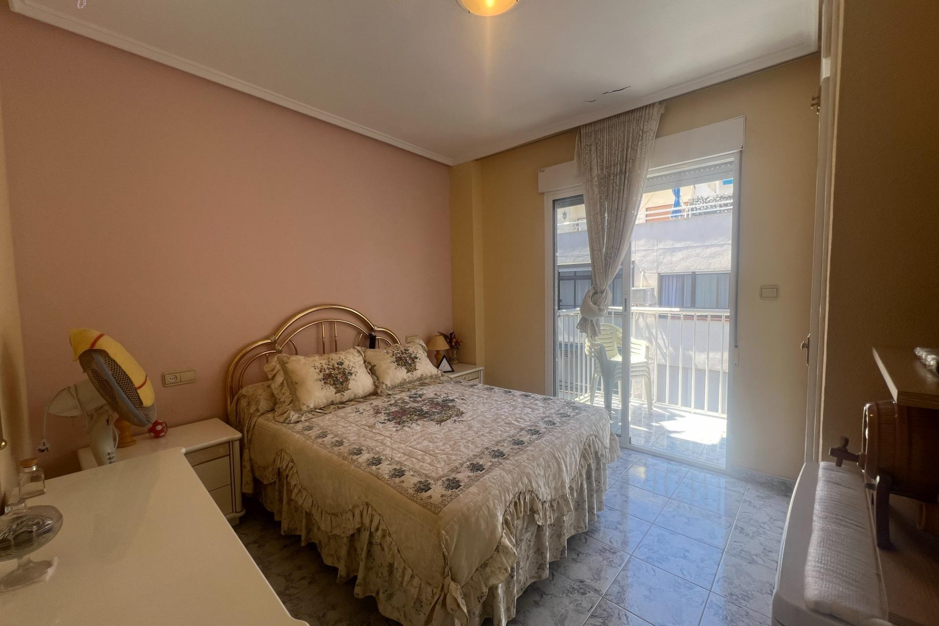 Resale - Apartment  - Torrevieja - Playa del cura