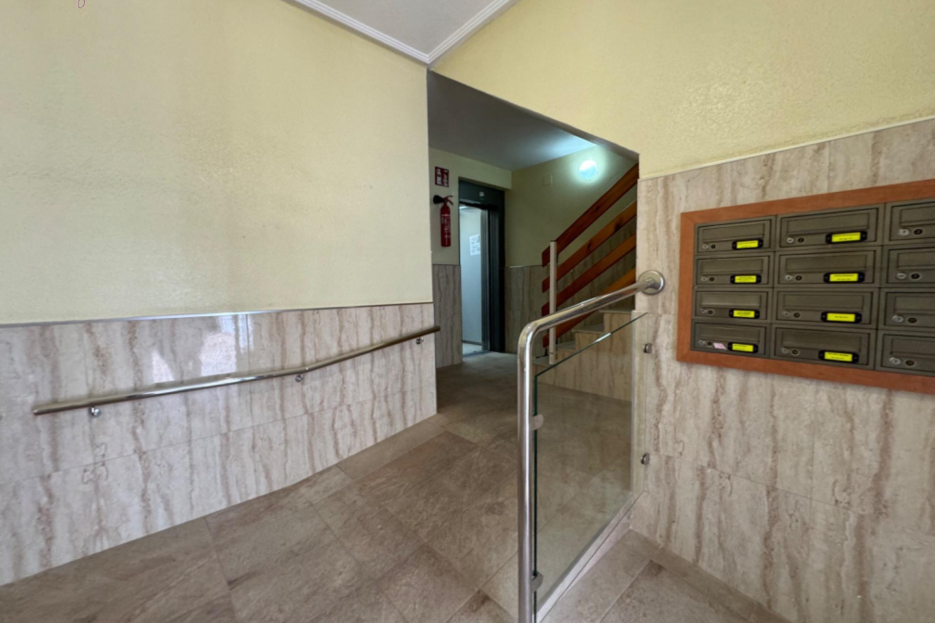 Resale - Apartment  - Torrevieja - Playa del cura