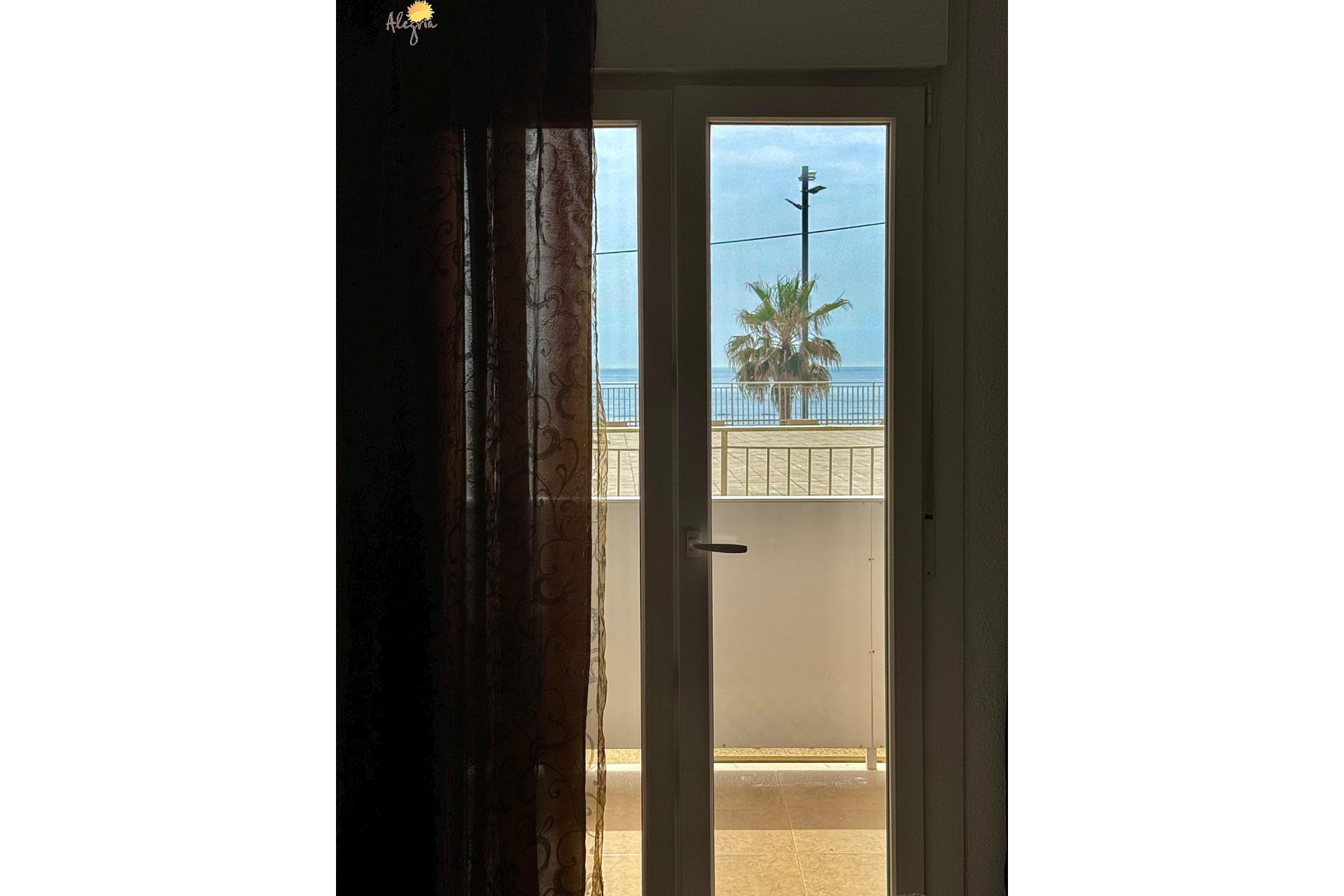 Resale - Apartment  - Torrevieja - Playa del cura