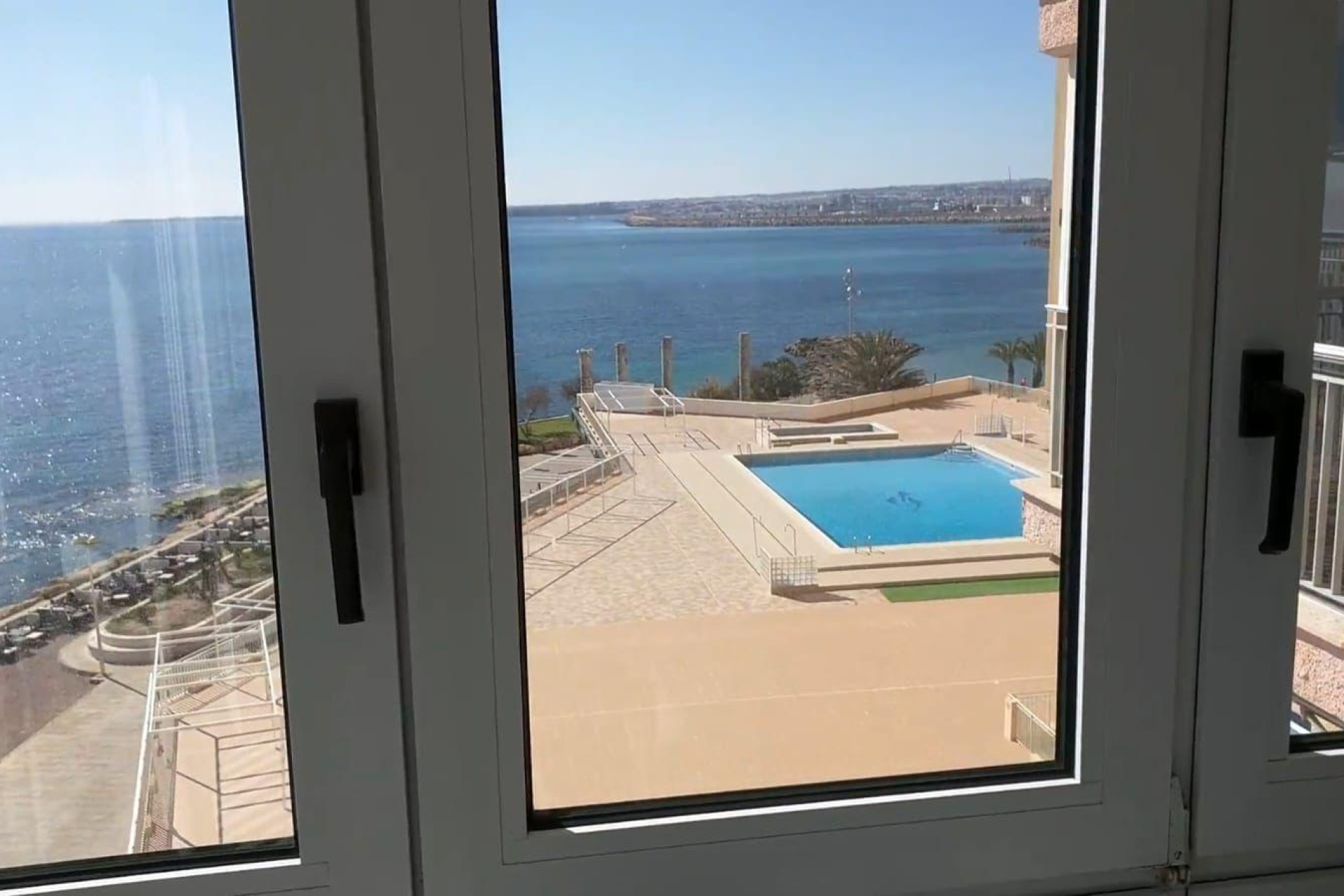 Resale - Apartment  - Torrevieja - Playa del cura