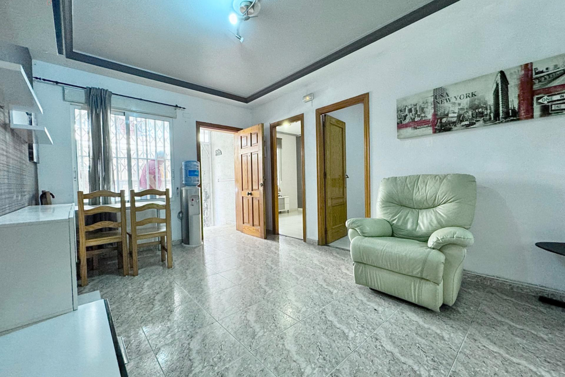 Resale - Apartment  - Torrevieja - Playa del cura