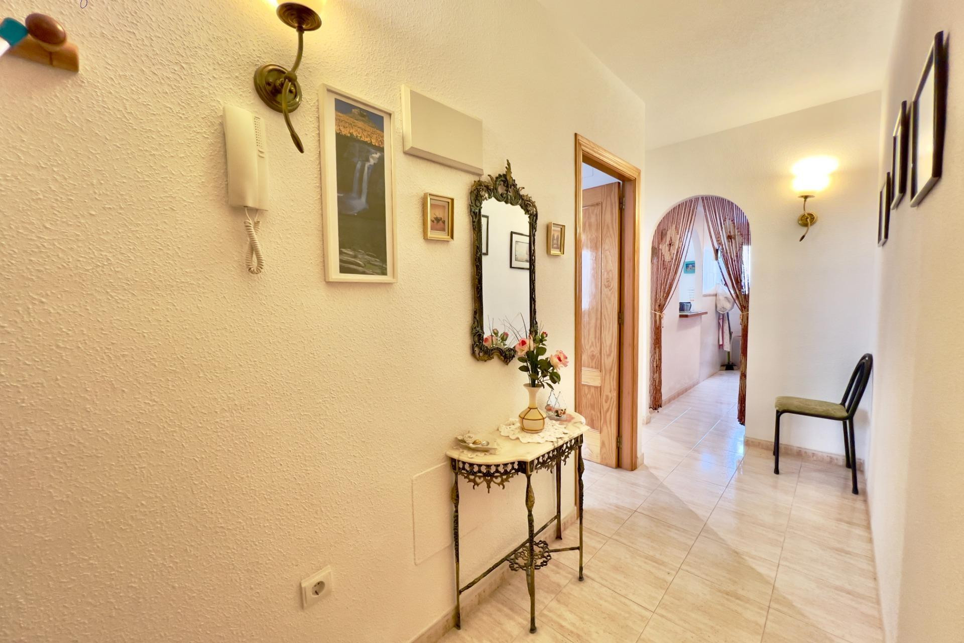 Resale - Apartment  - Torrevieja - Playa del cura