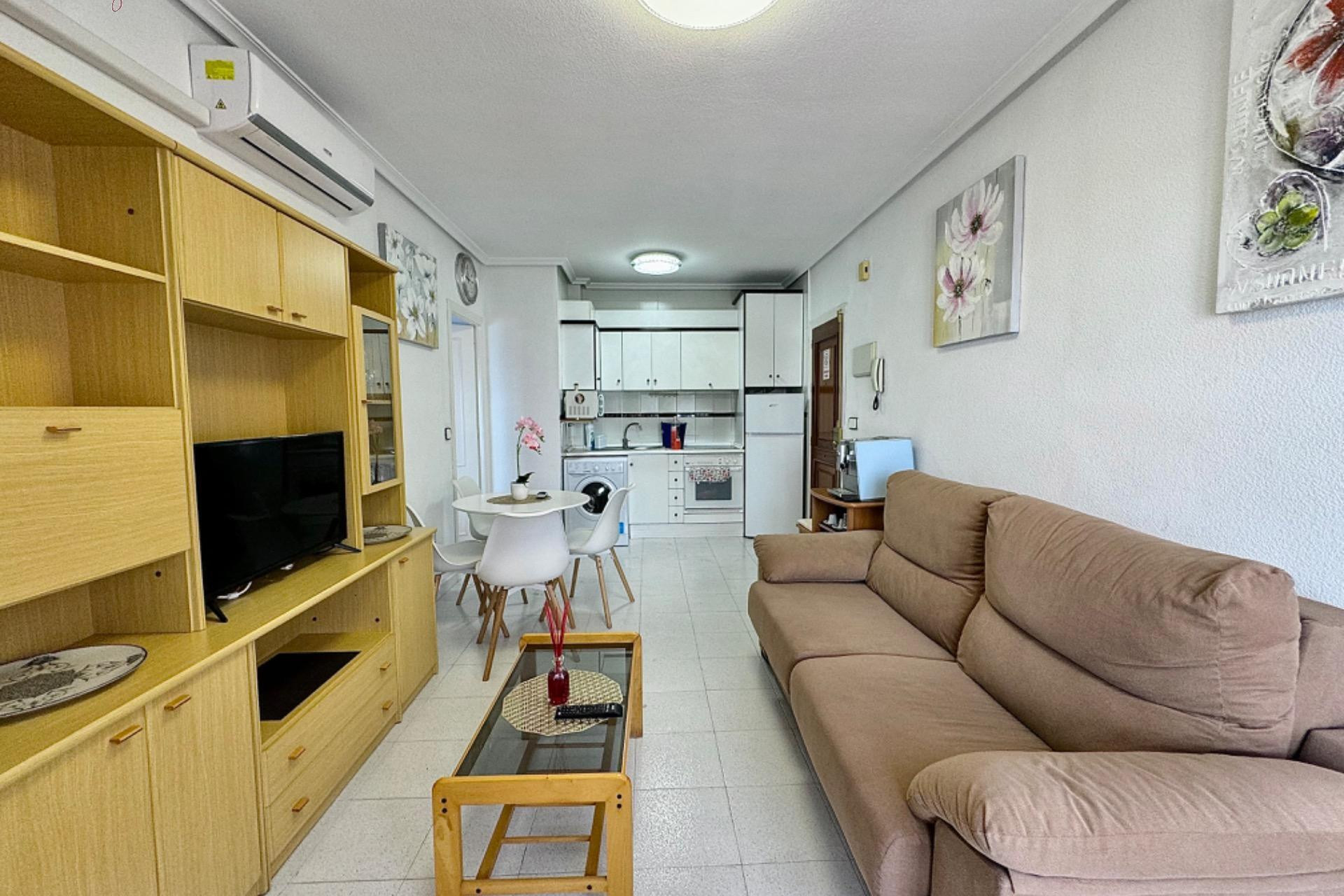 Resale - Apartment  - Torrevieja - Playa del cura