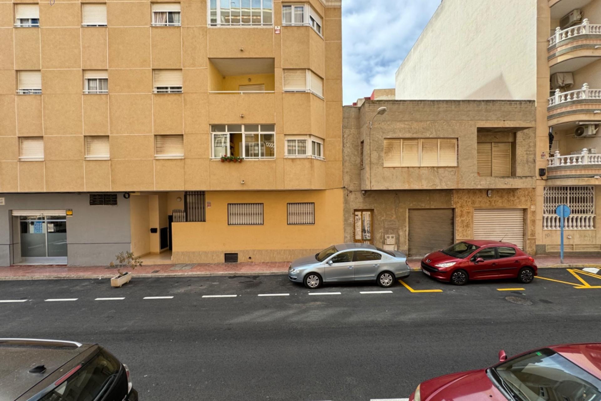 Resale - Apartment  - Torrevieja - Playa del cura