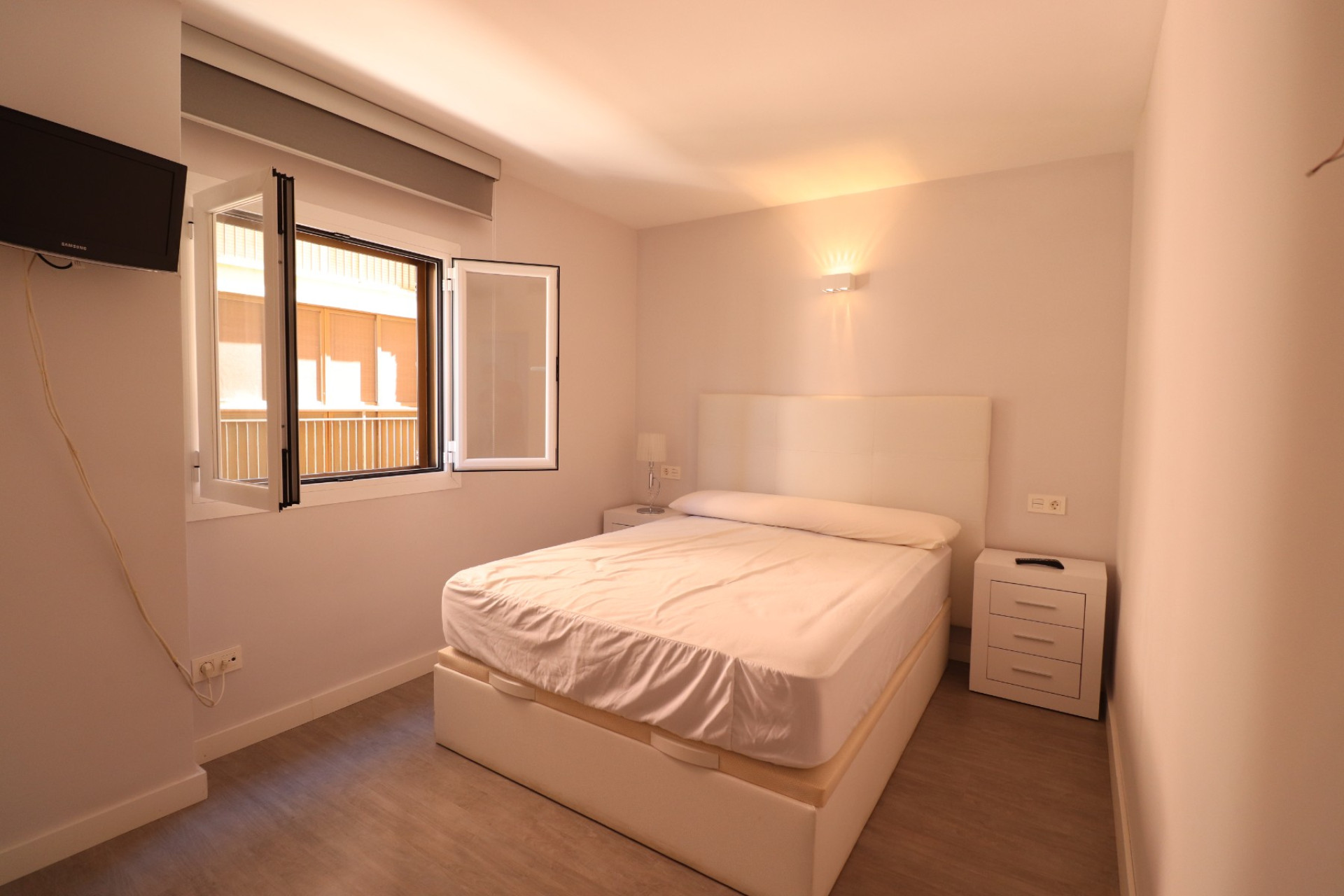 Resale - Apartment  - Torrevieja - Playa Del Cura