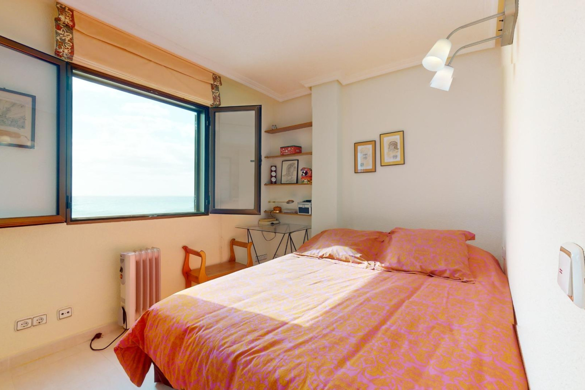 Resale - Apartment  - Torrevieja - Playa del cura