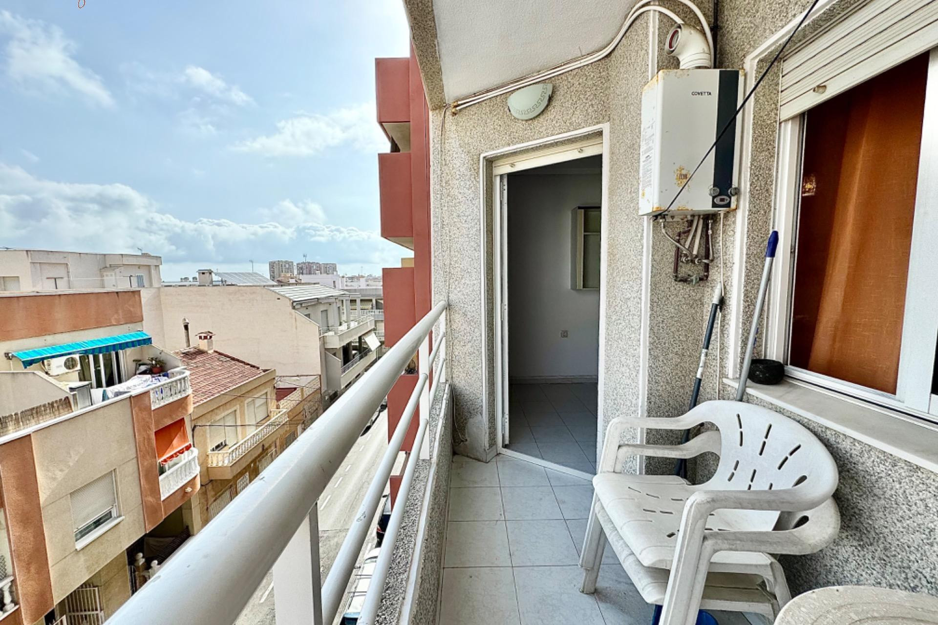 Resale - Apartment  - Torrevieja - Playa del cura