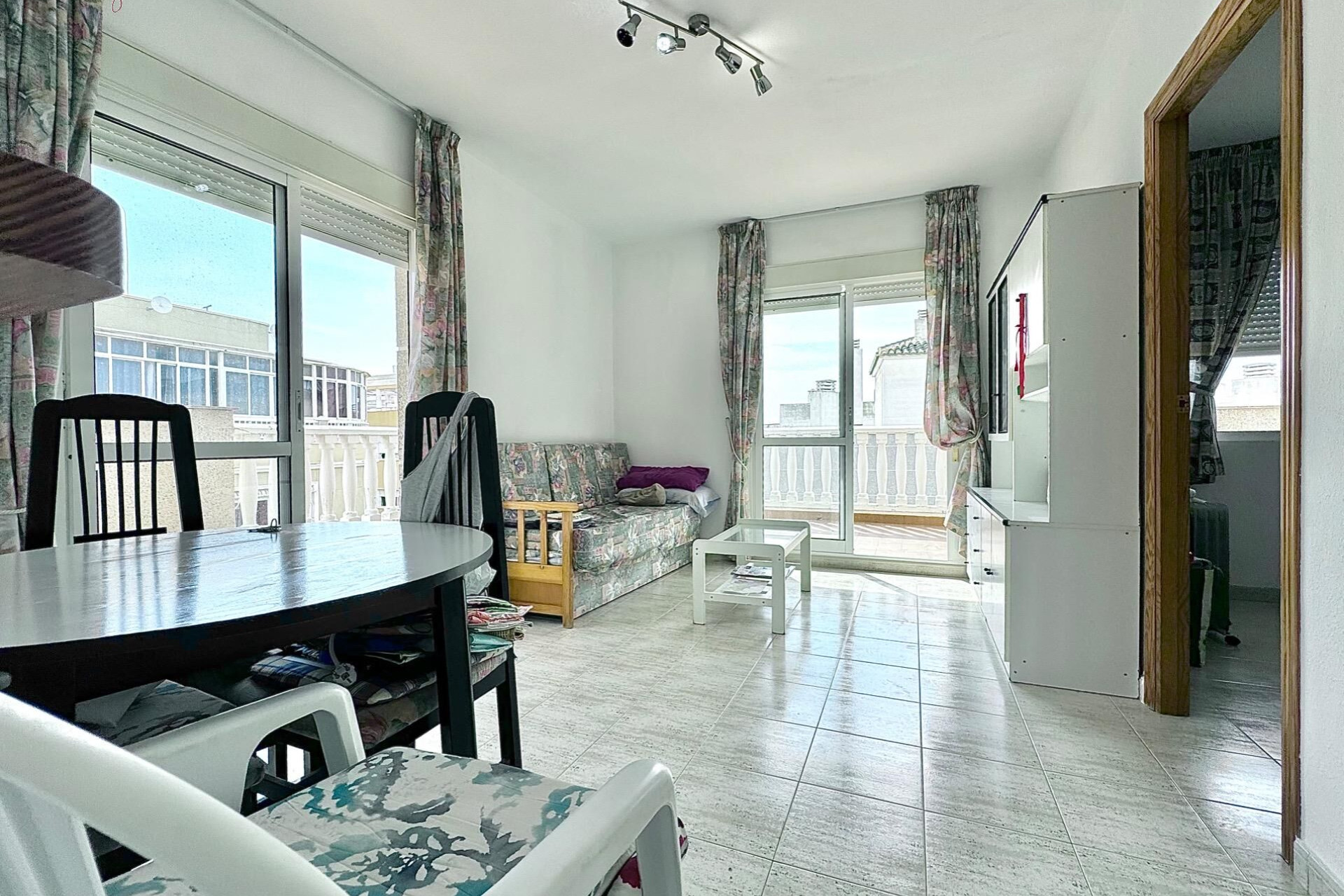 Resale - Apartment  - Torrevieja - Playa del cura