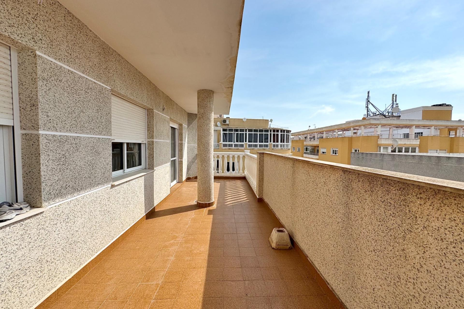 Resale - Apartment  - Torrevieja - Playa del cura