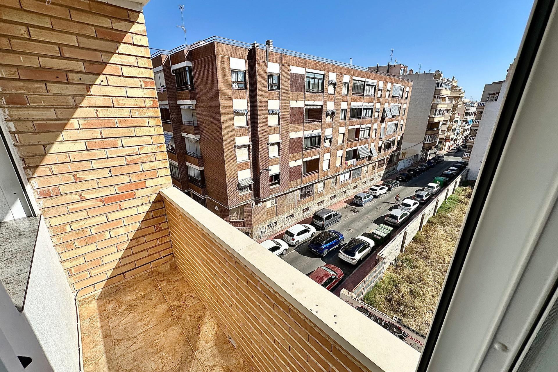 Resale - Apartment  - Torrevieja - Playa del cura