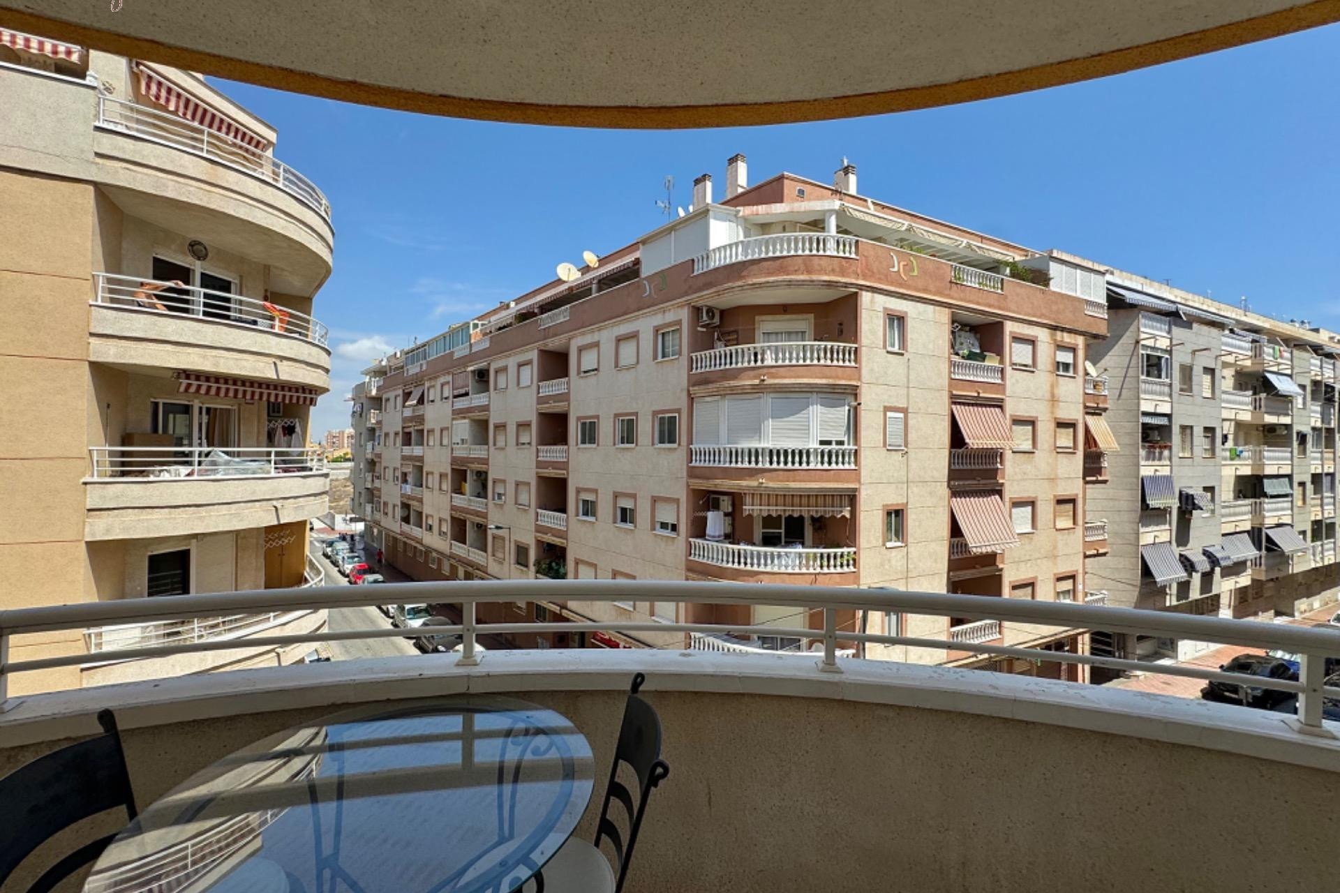 Resale - Apartment  - Torrevieja - Playa del cura