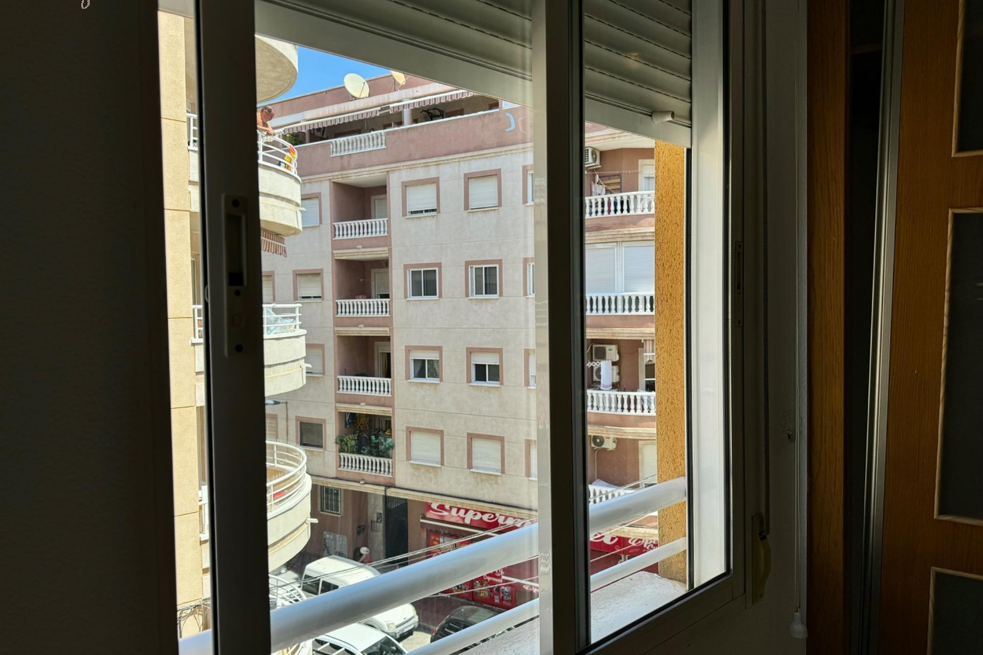 Resale - Apartment  - Torrevieja - Playa del cura