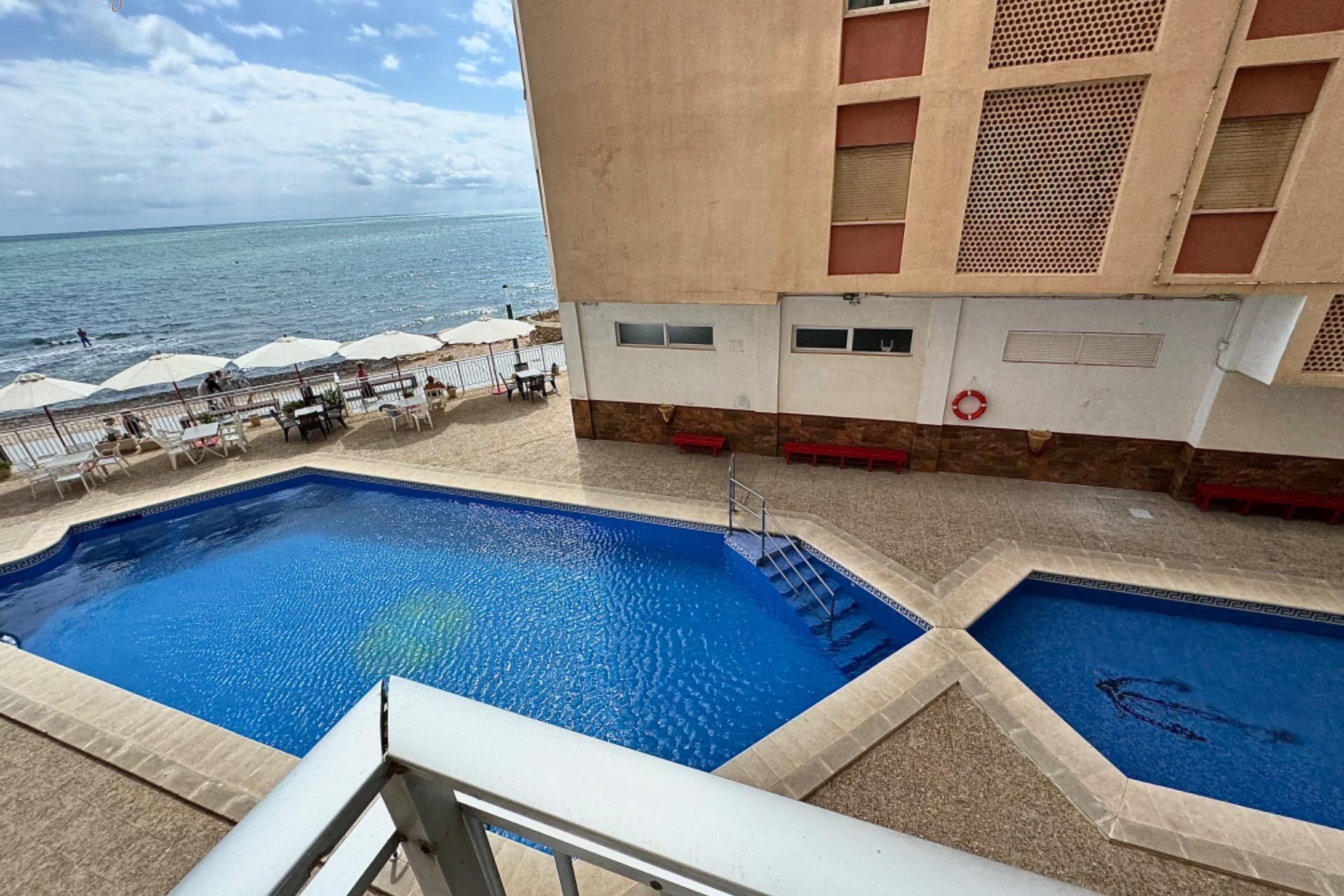 Resale - Apartment  - Torrevieja - Playa del cura