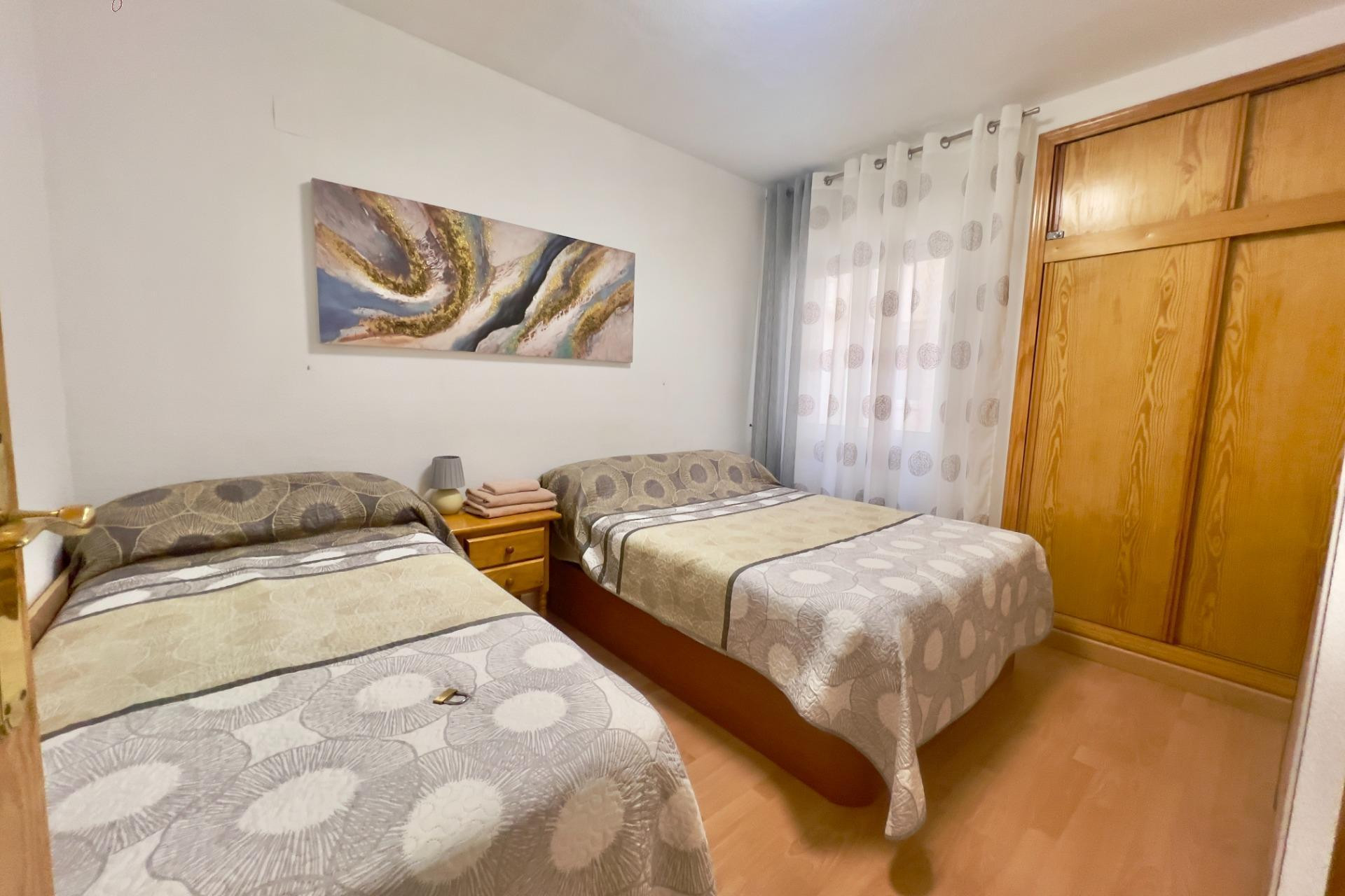 Resale - Apartment  - Torrevieja - Playa del cura