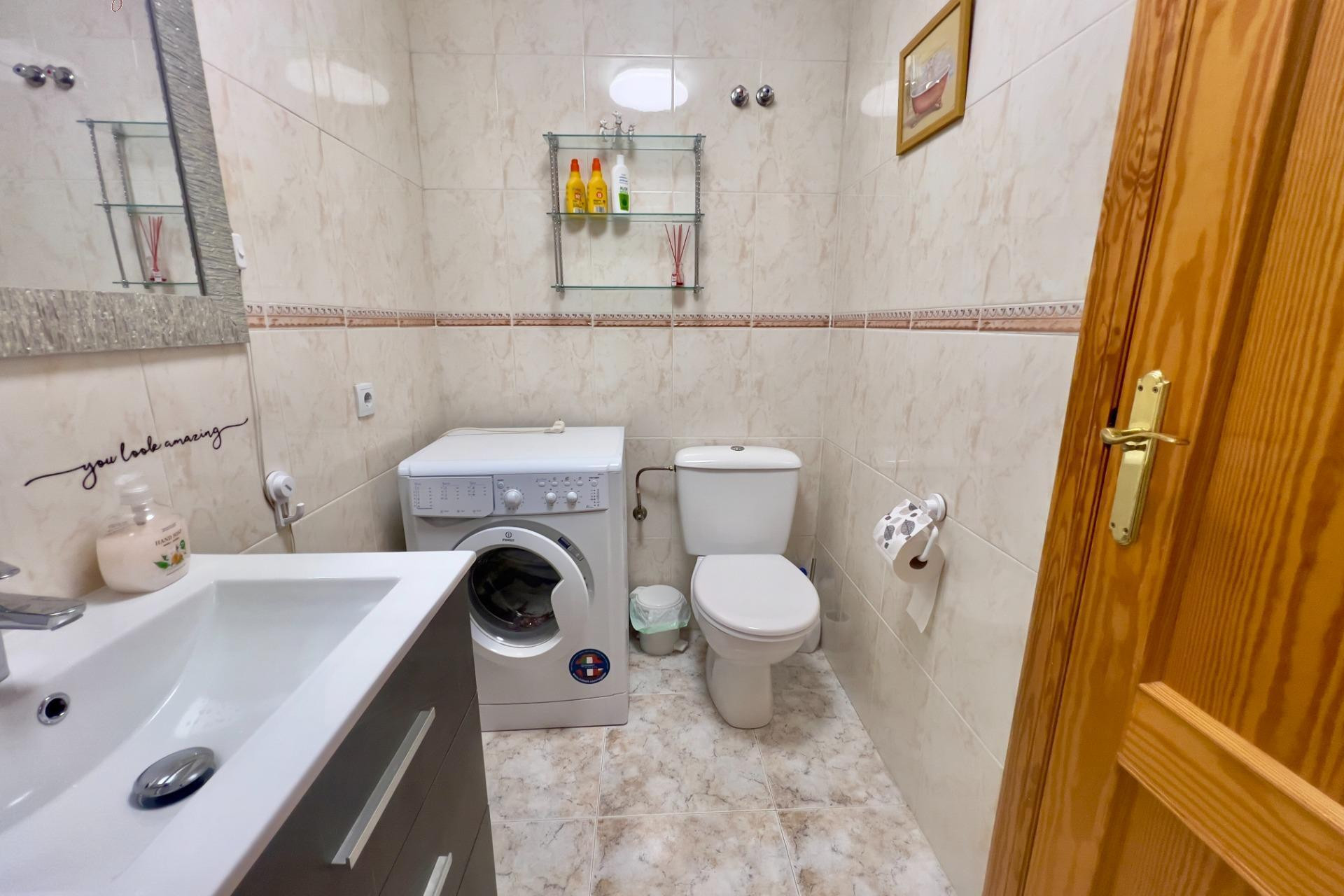 Resale - Apartment  - Torrevieja - Playa del cura