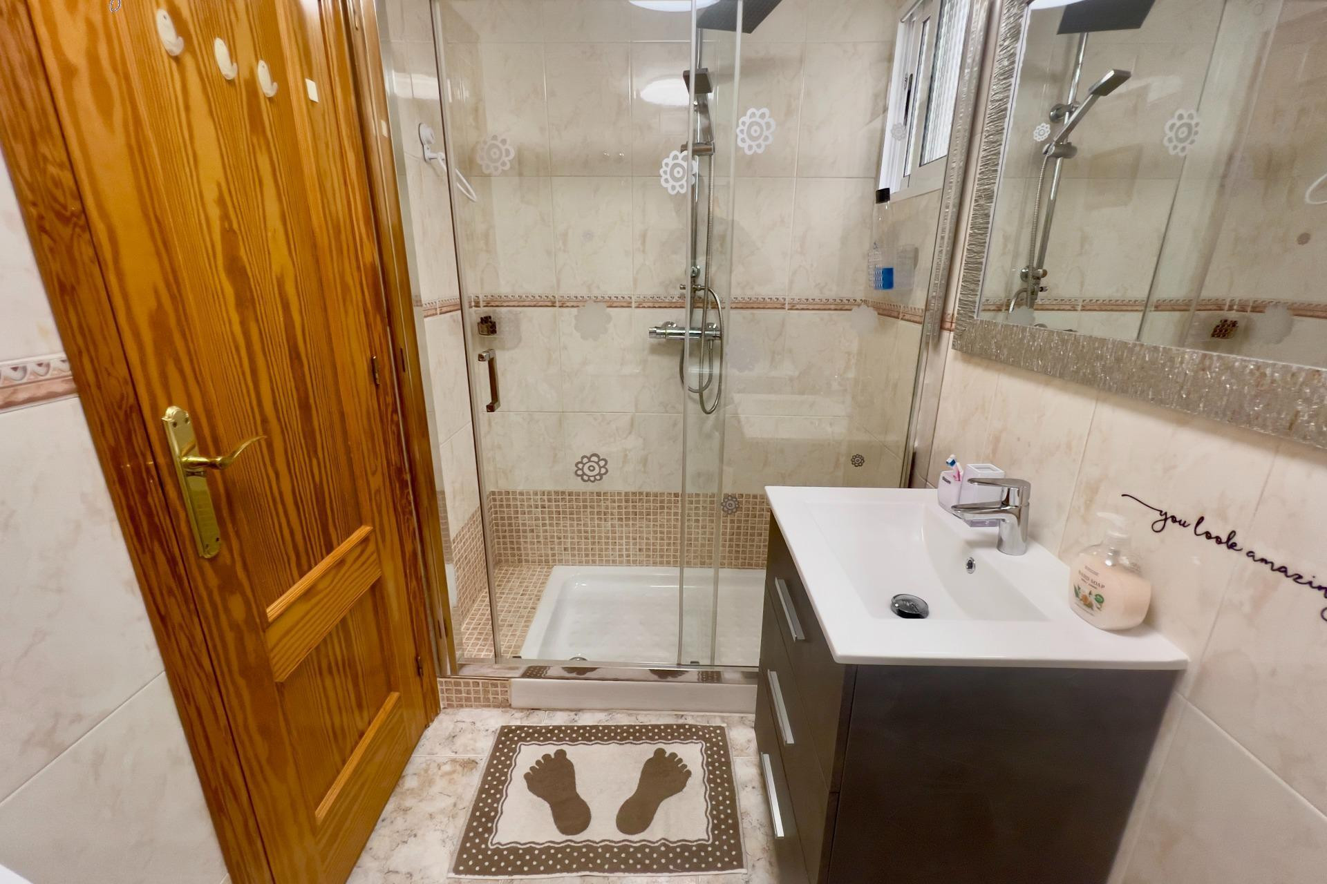 Resale - Apartment  - Torrevieja - Playa del cura