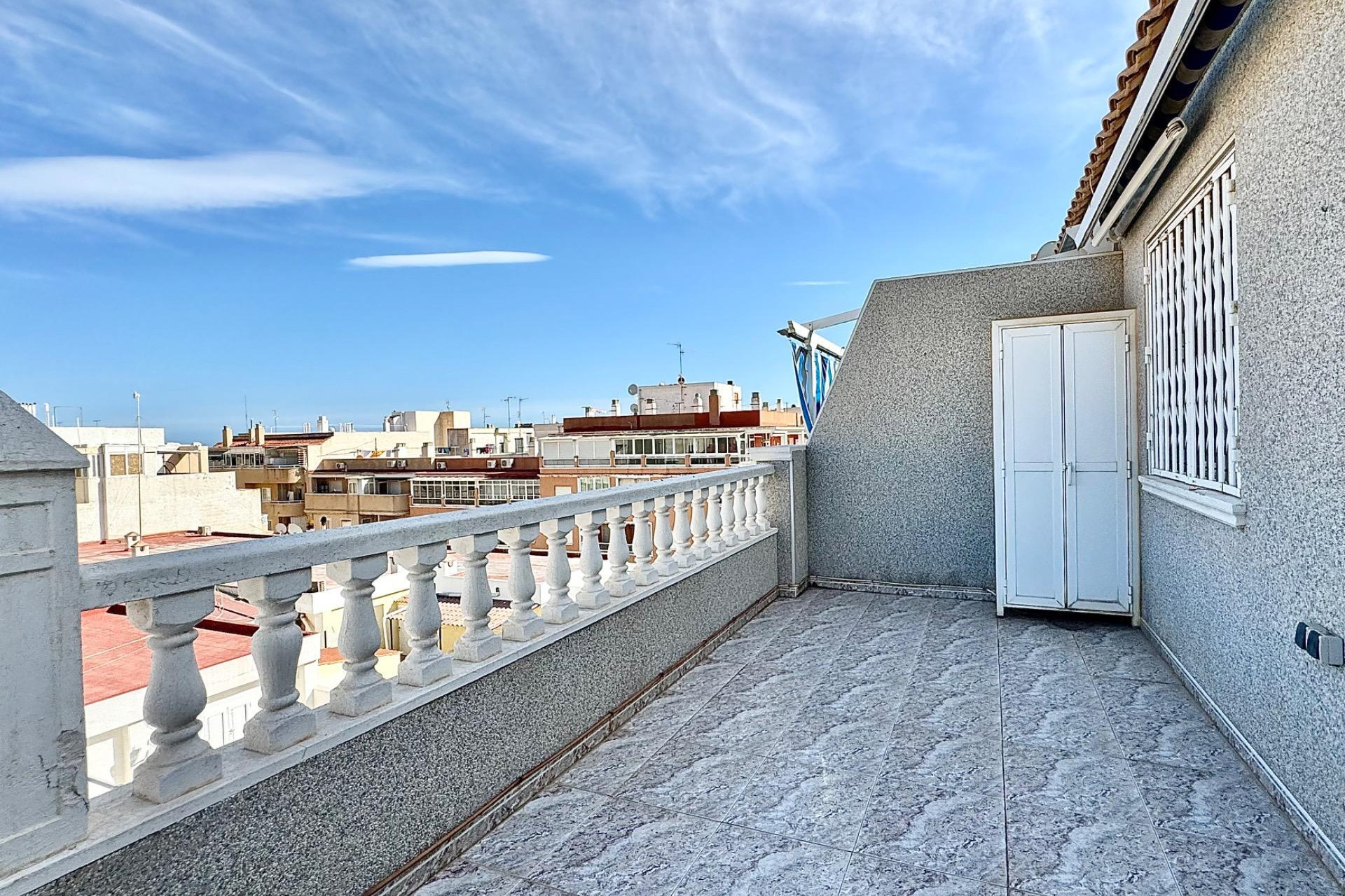 Resale - Apartment  - Torrevieja - Playa del cura