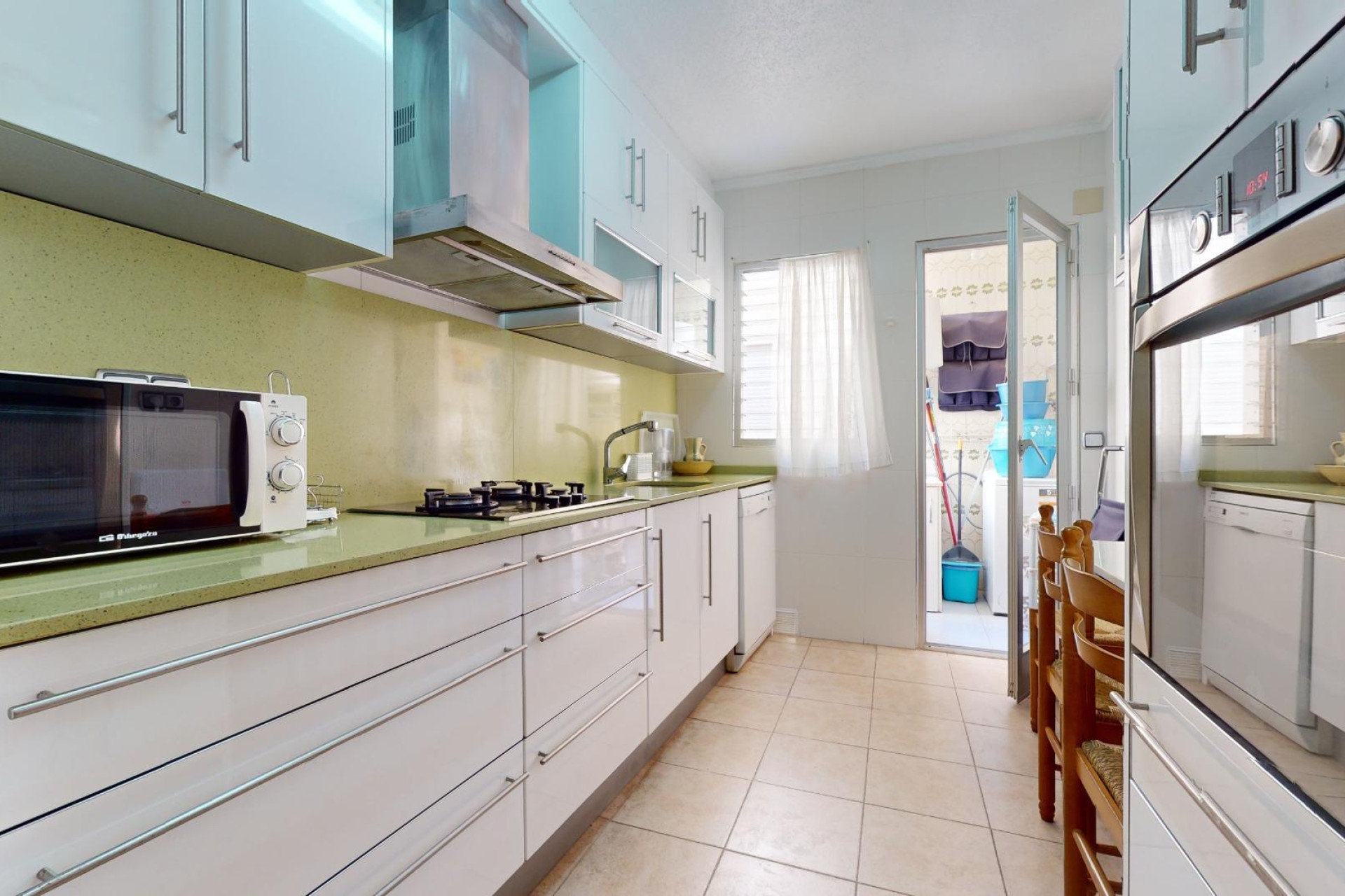 Resale - Apartment  - Torrevieja - Playa del cura