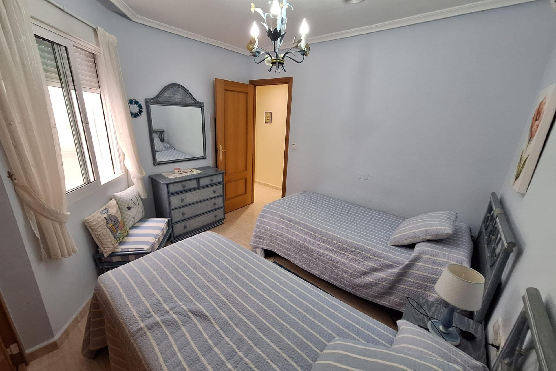 Resale - Apartment  - Torrevieja - Playa del cura