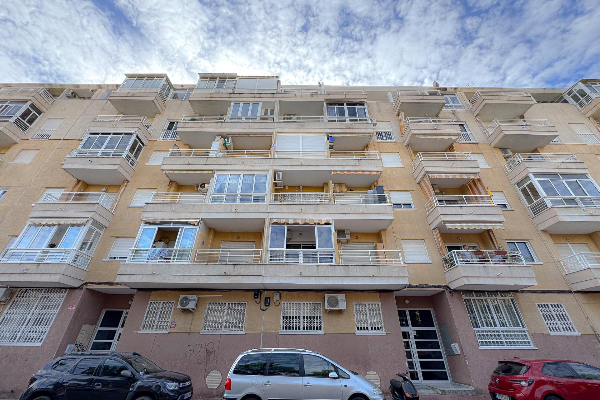 Resale - Apartment  - Torrevieja - Playa del cura