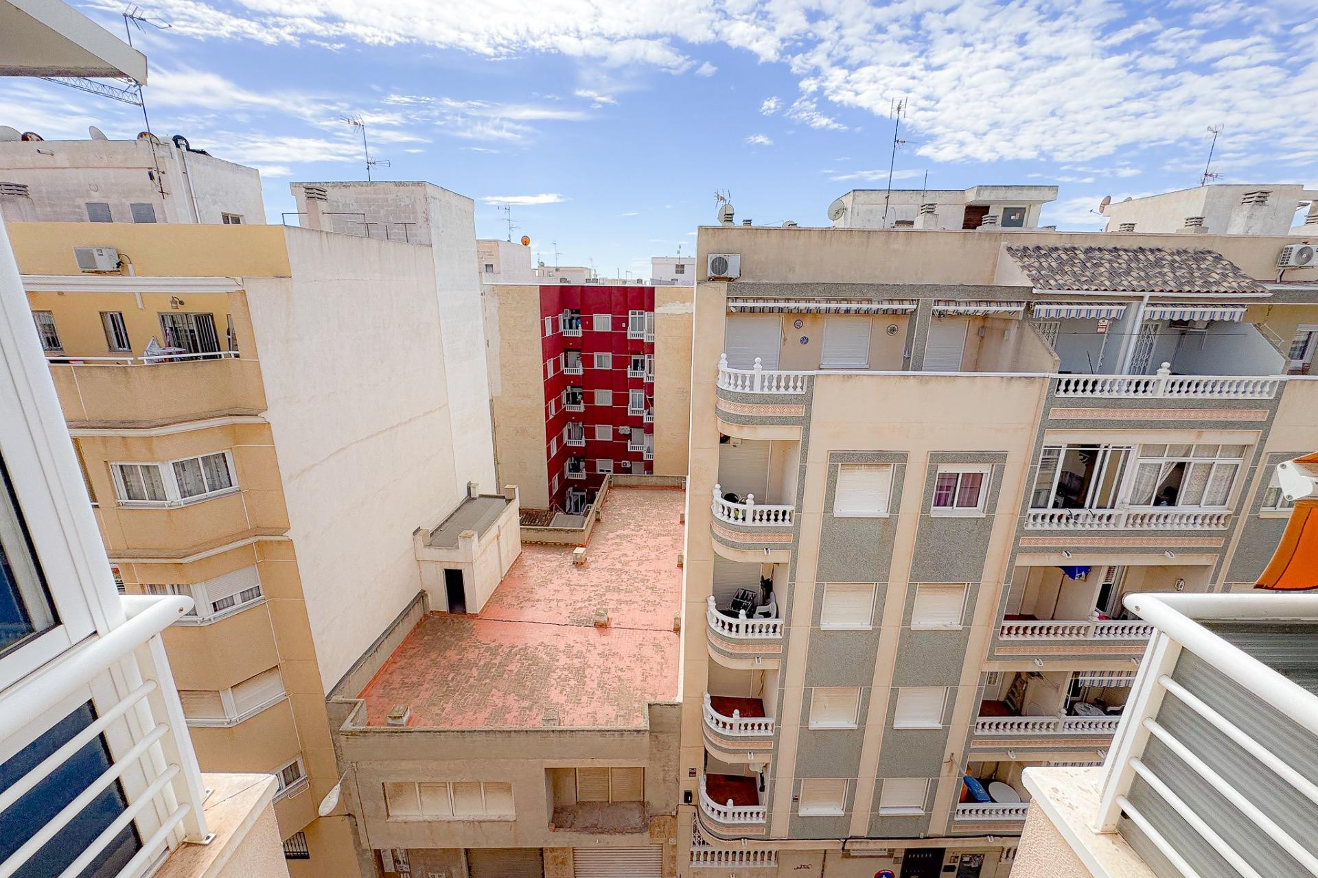 Resale - Apartment  - Torrevieja - Playa del cura