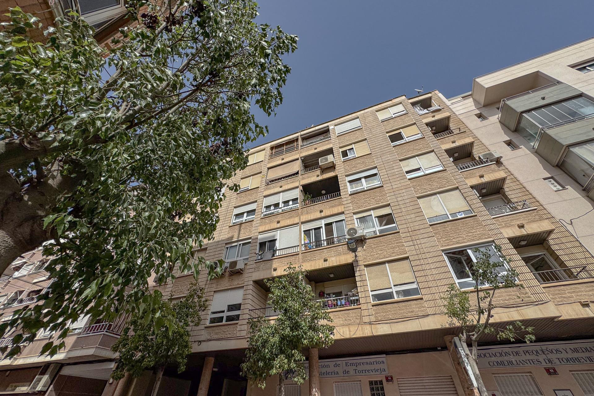 Resale - Apartment  - Torrevieja - Playa del cura