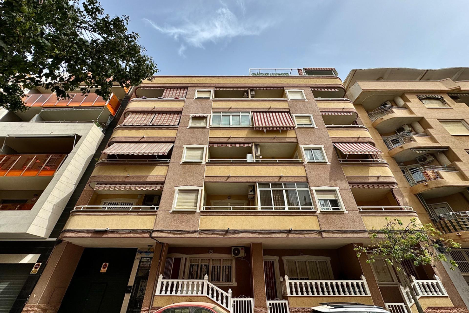 Resale - Apartment  - Torrevieja - Playa del cura