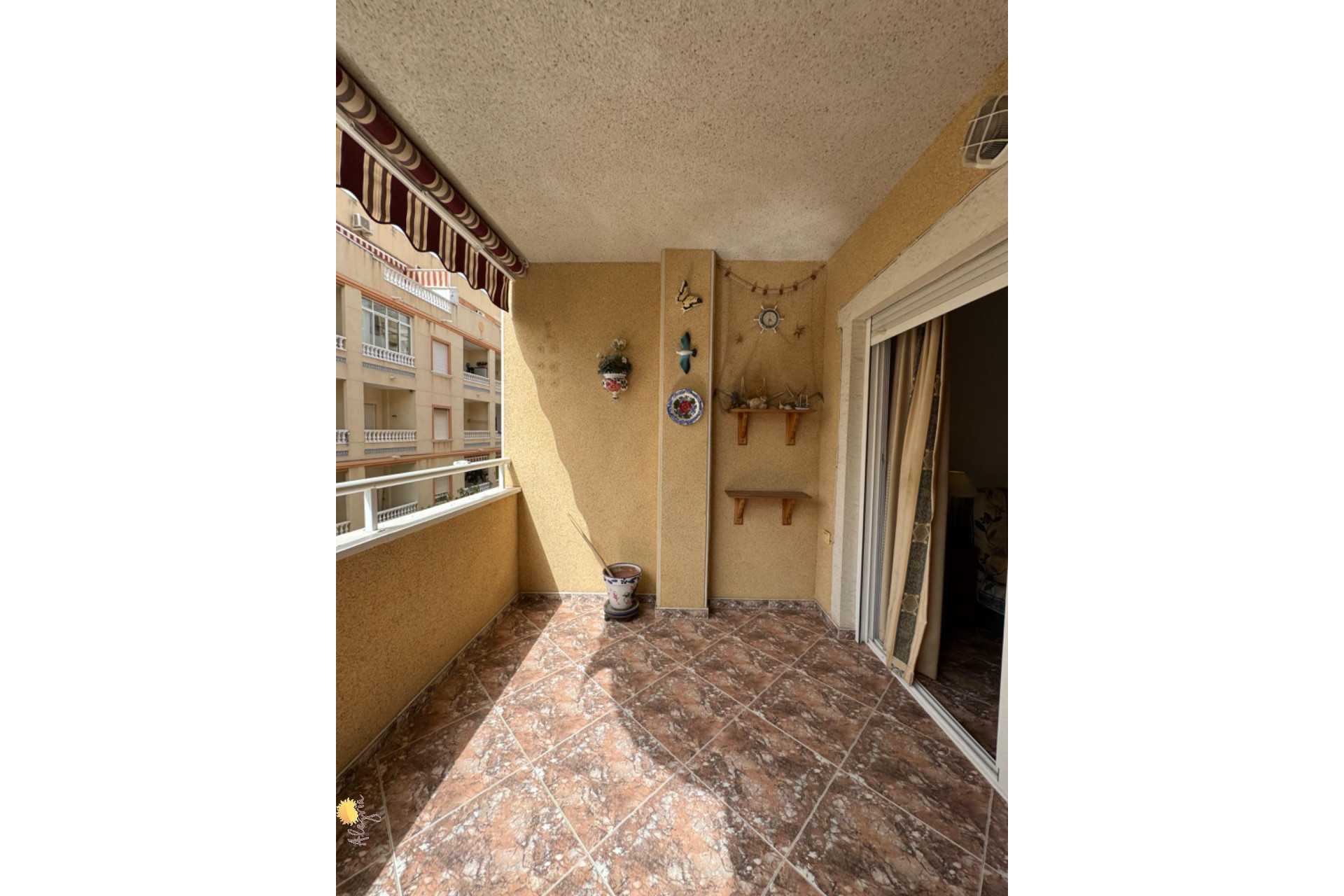 Resale - Apartment  - Torrevieja - Playa del cura