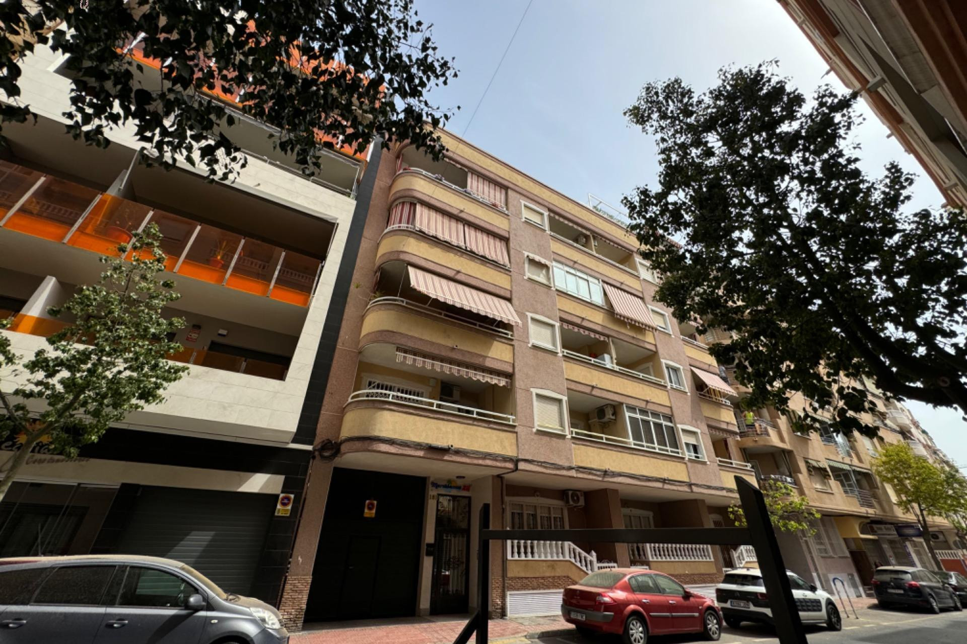 Resale - Apartment  - Torrevieja - Playa del cura