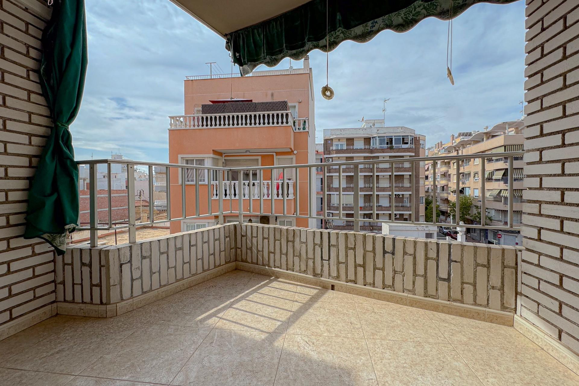 Resale - Apartment  - Torrevieja - Playa del cura