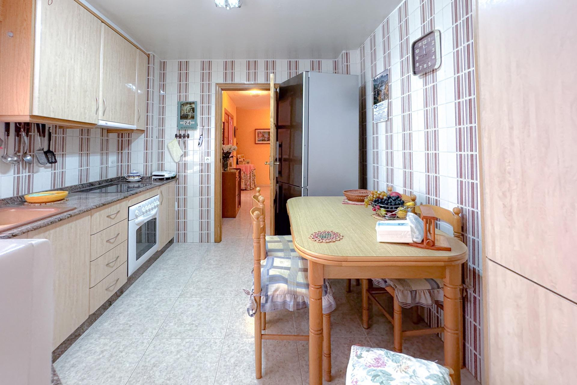 Resale - Apartment  - Torrevieja - Playa del cura