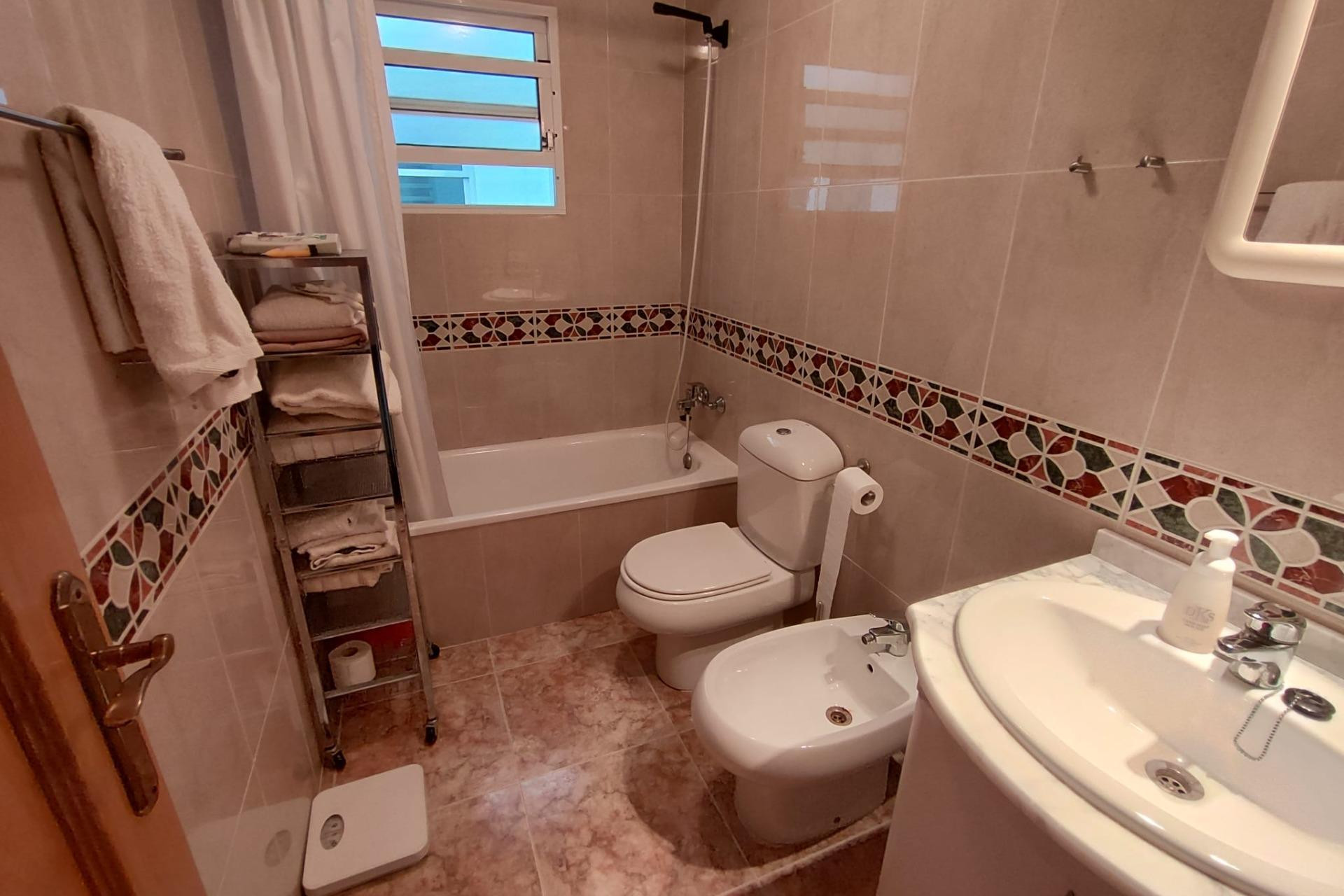 Resale - Apartment  - Torrevieja - Playa del cura