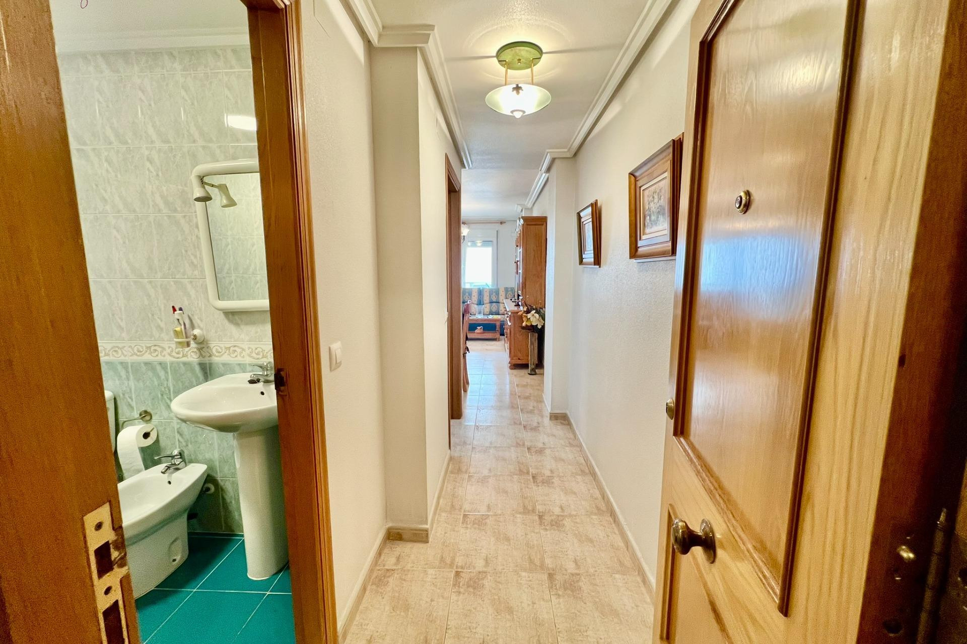 Resale - Apartment  - Torrevieja - Playa del cura