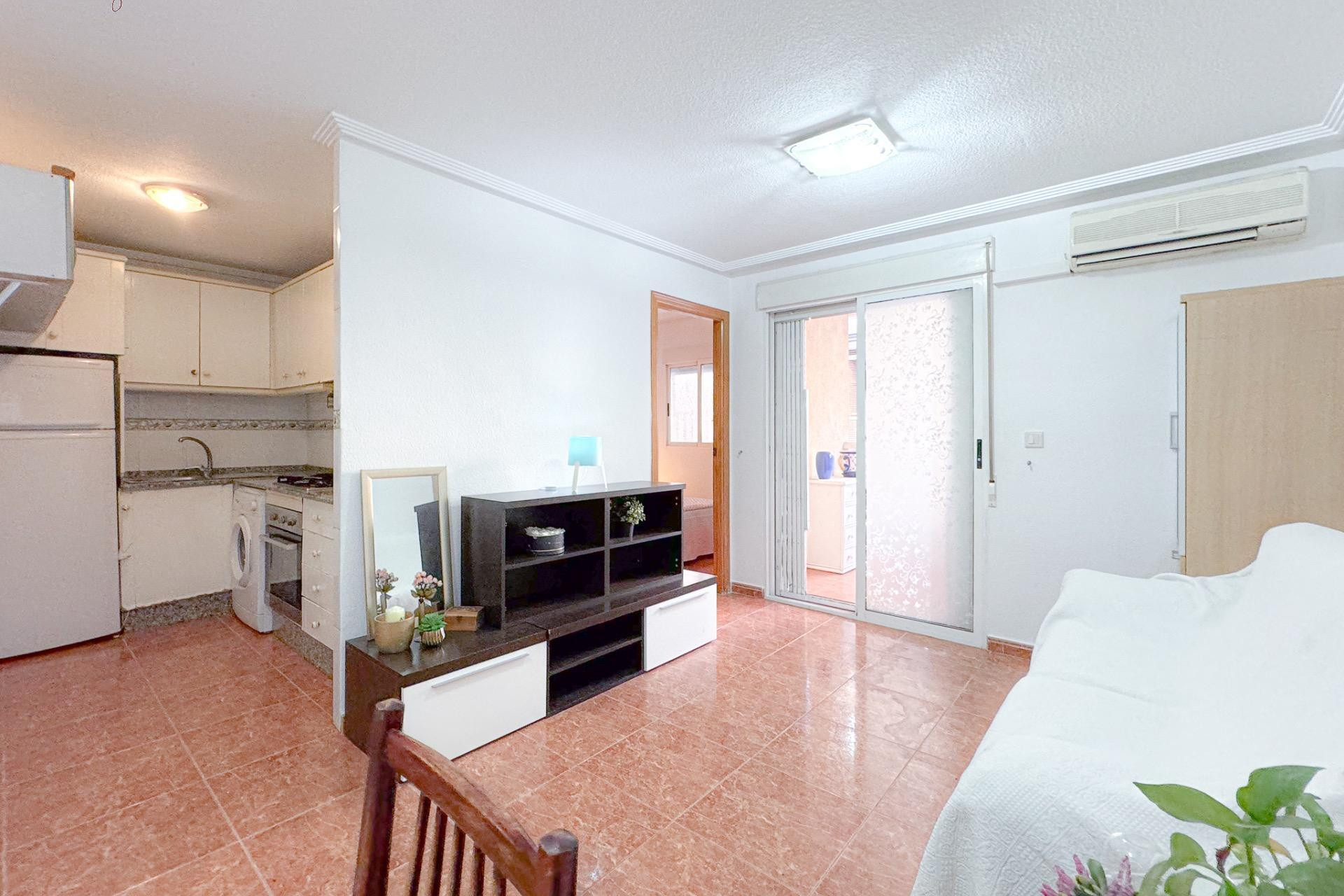 Resale - Apartment  - Torrevieja - Playa del cura