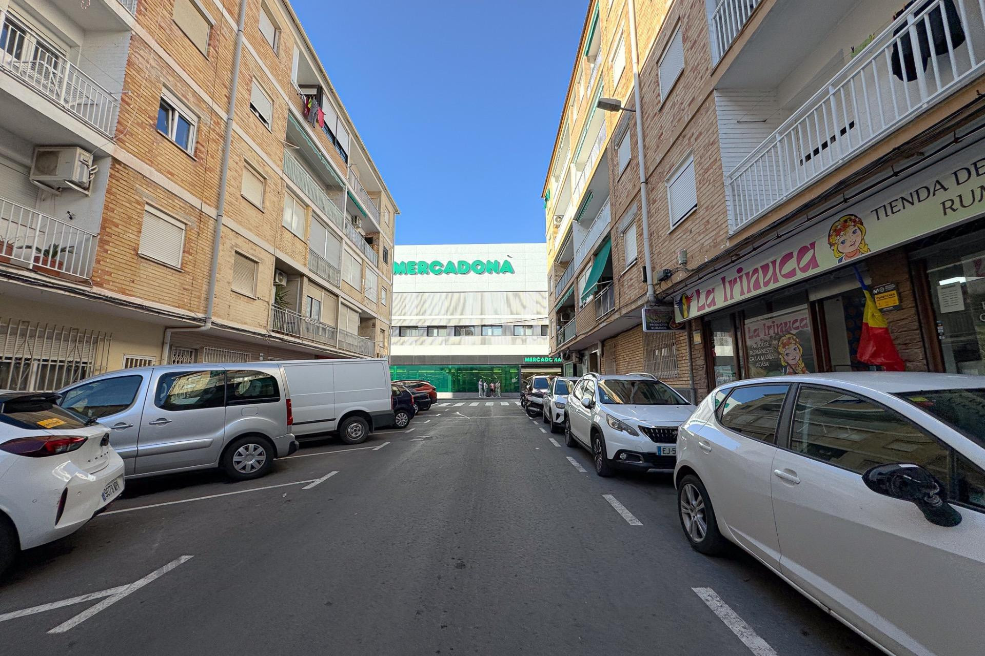 Resale - Apartment  - Torrevieja - Playa del cura