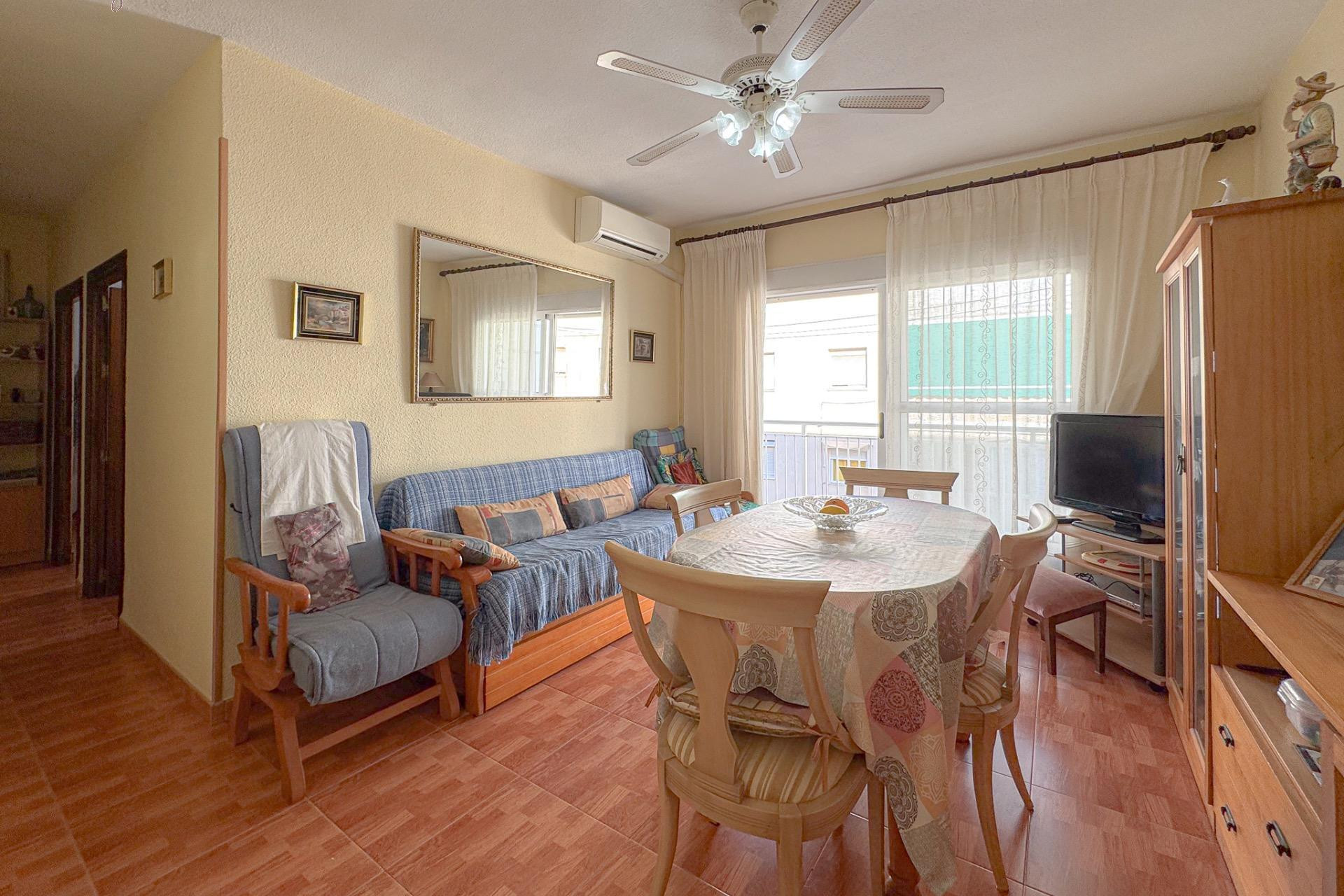 Resale - Apartment  - Torrevieja - Playa del cura