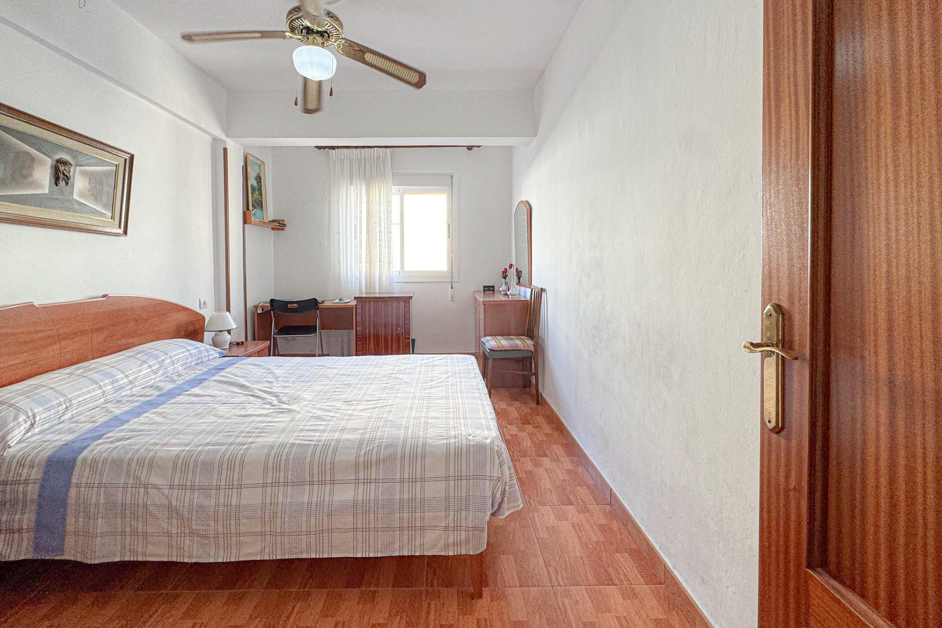 Resale - Apartment  - Torrevieja - Playa del cura