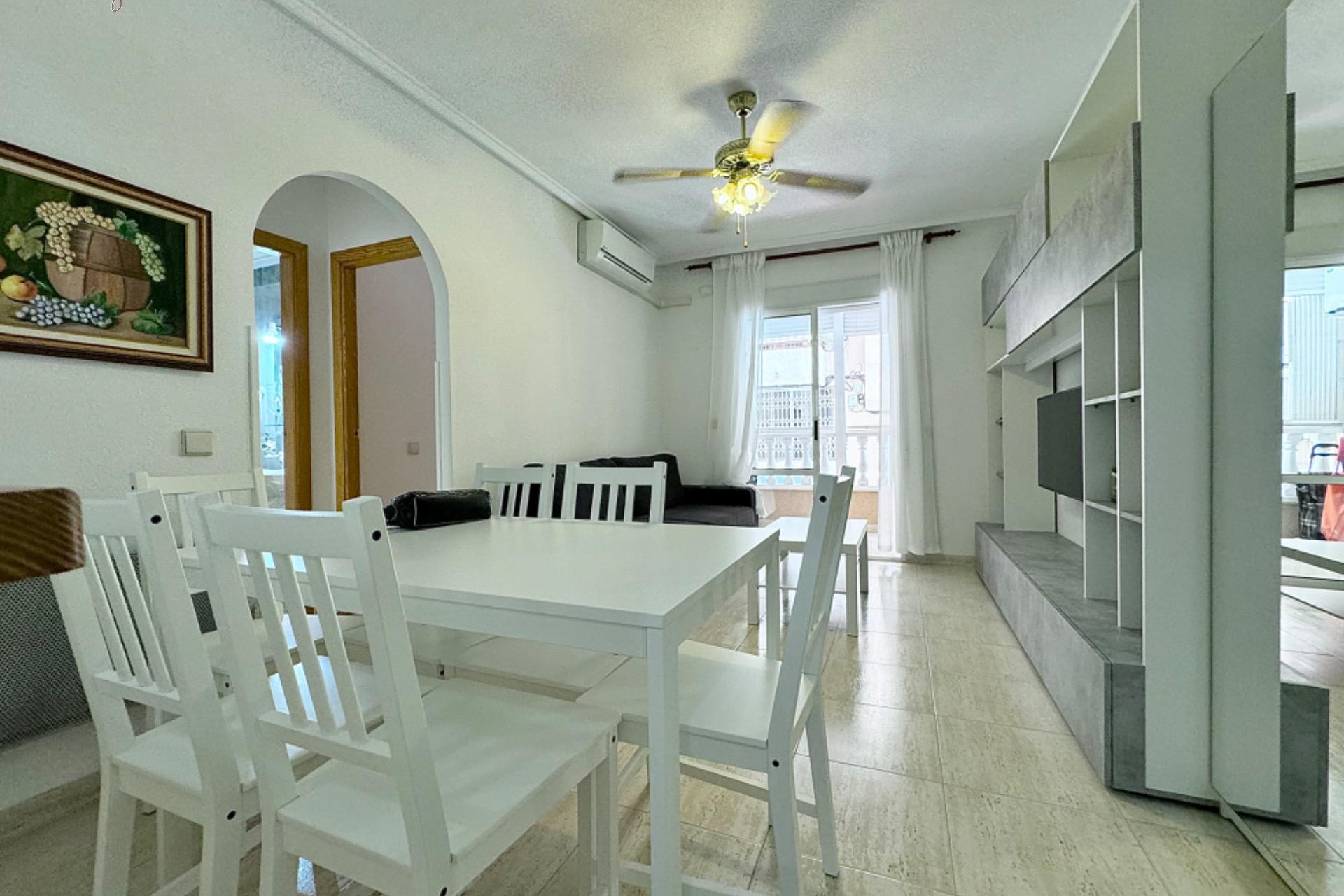 Resale - Apartment  - Torrevieja - Playa del cura