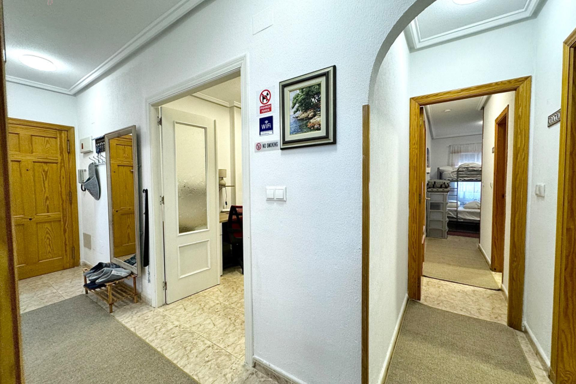 Resale - Apartment  - Torrevieja - Playa del cura