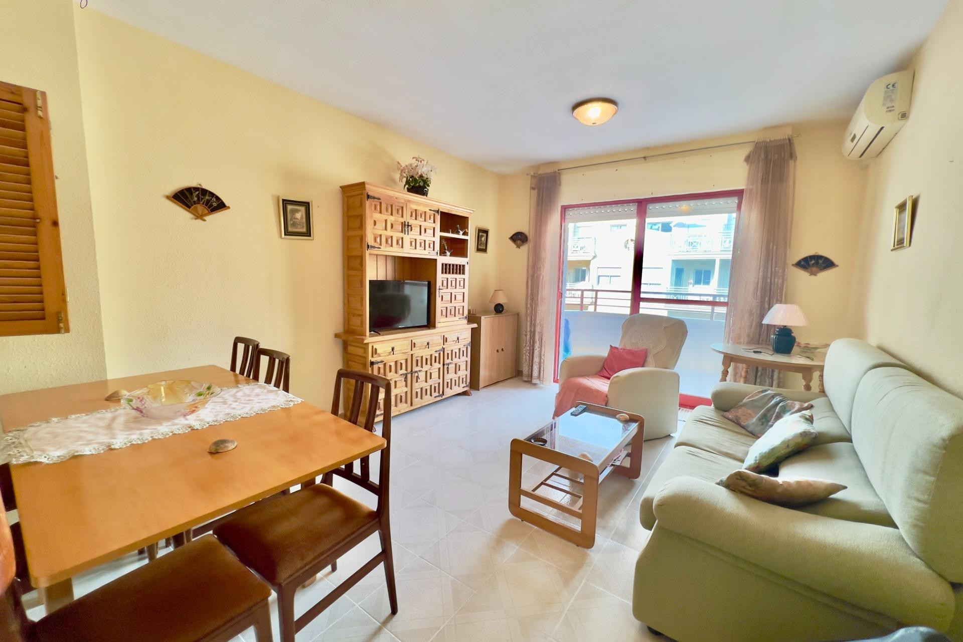 Resale - Apartment  - Torrevieja - Playa del cura